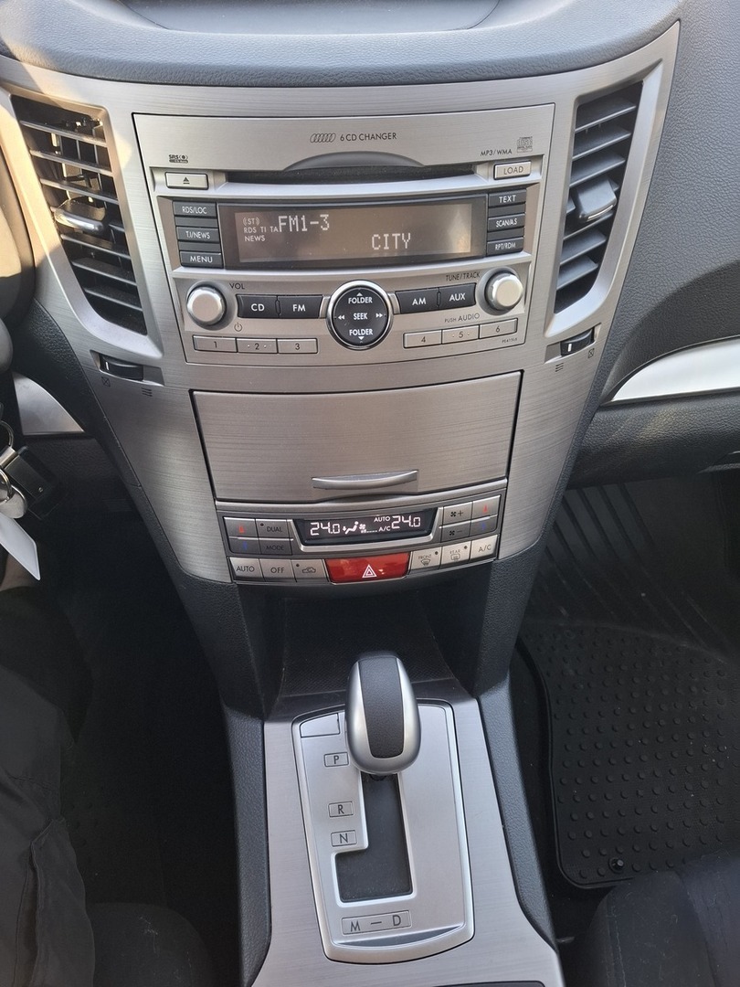 SUBARU Outback 2010