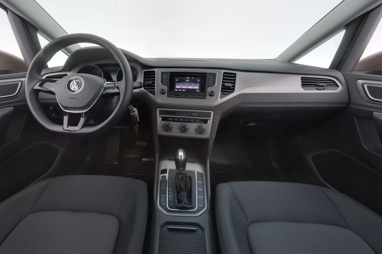 VOLKSWAGEN Golf Sportsvan 11