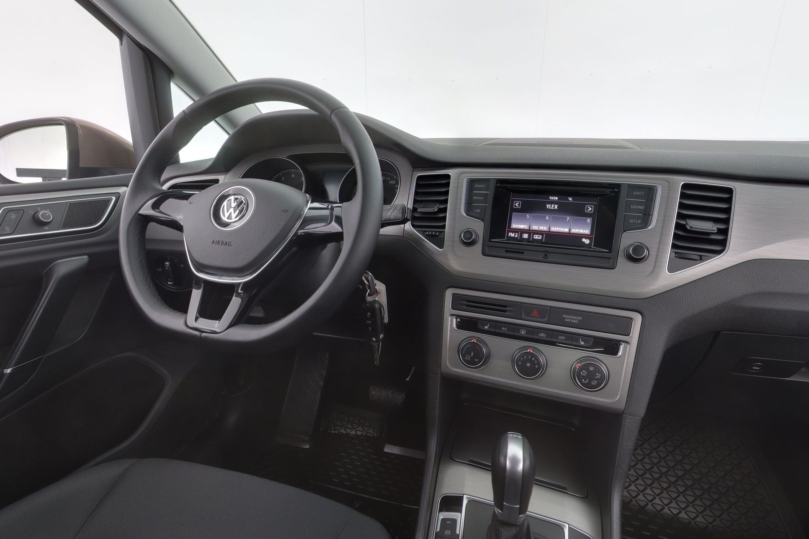 VOLKSWAGEN Golf Sportsvan 12