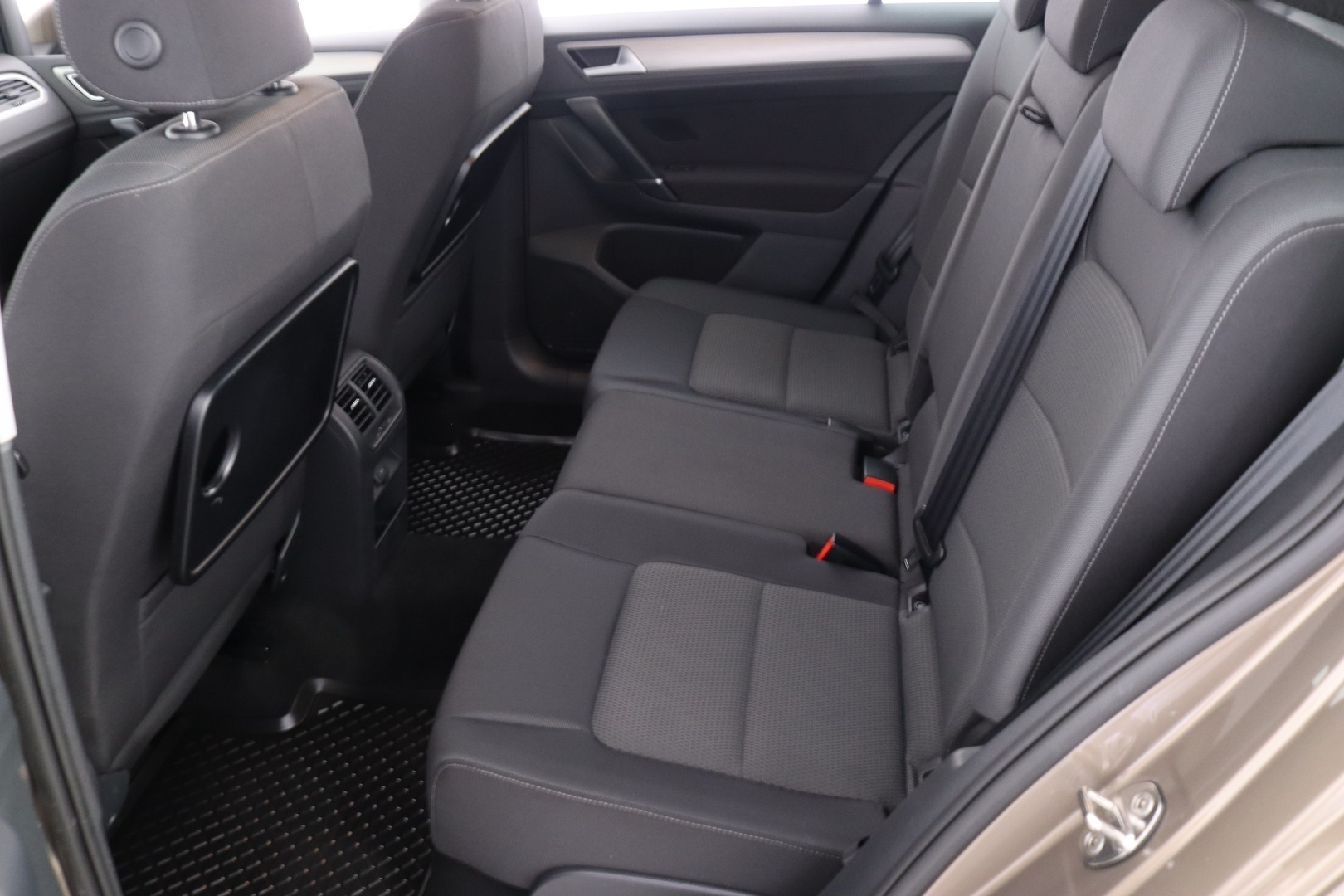 VOLKSWAGEN Golf Sportsvan 16