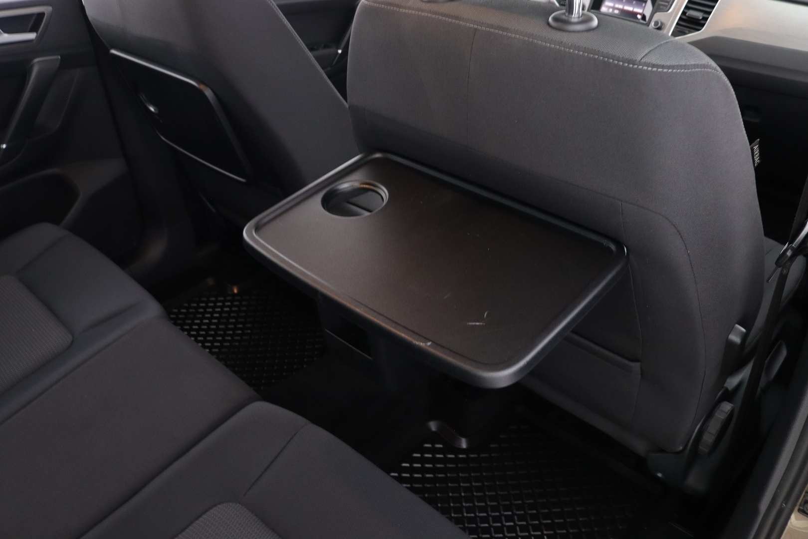 VOLKSWAGEN Golf Sportsvan 19