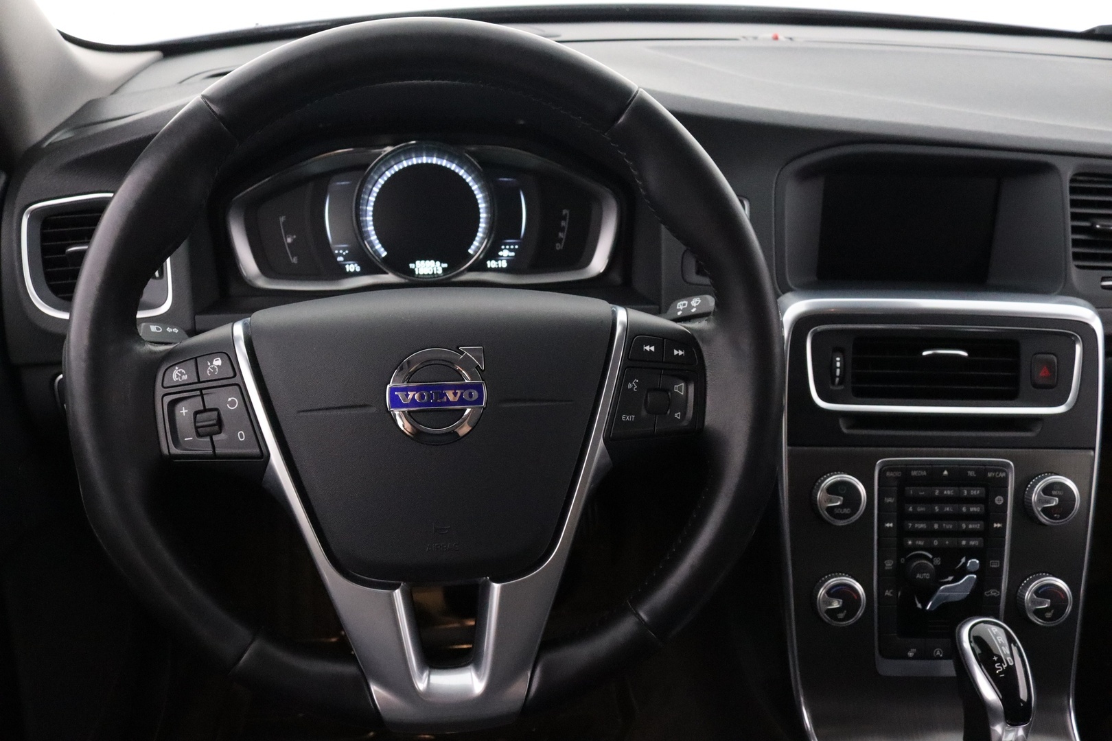 VOLVO V60 Cross Country 2015
