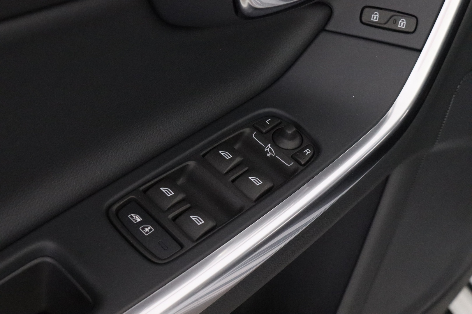 VOLVO V60 Cross Country 2015