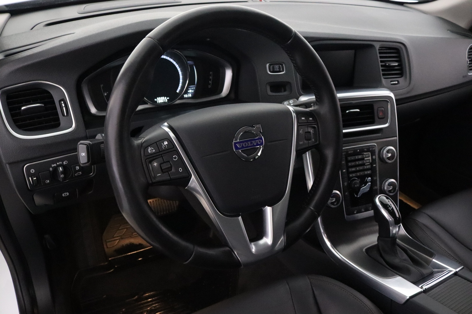 VOLVO V60 Cross Country 2015