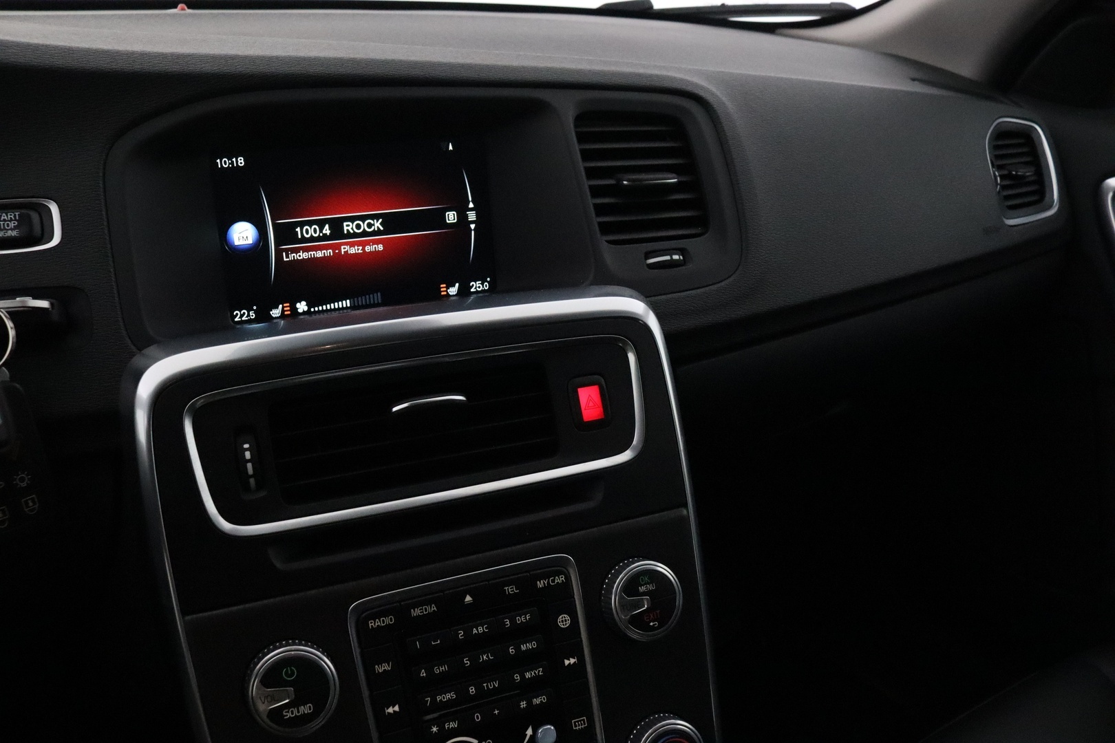 VOLVO V60 Cross Country 2015