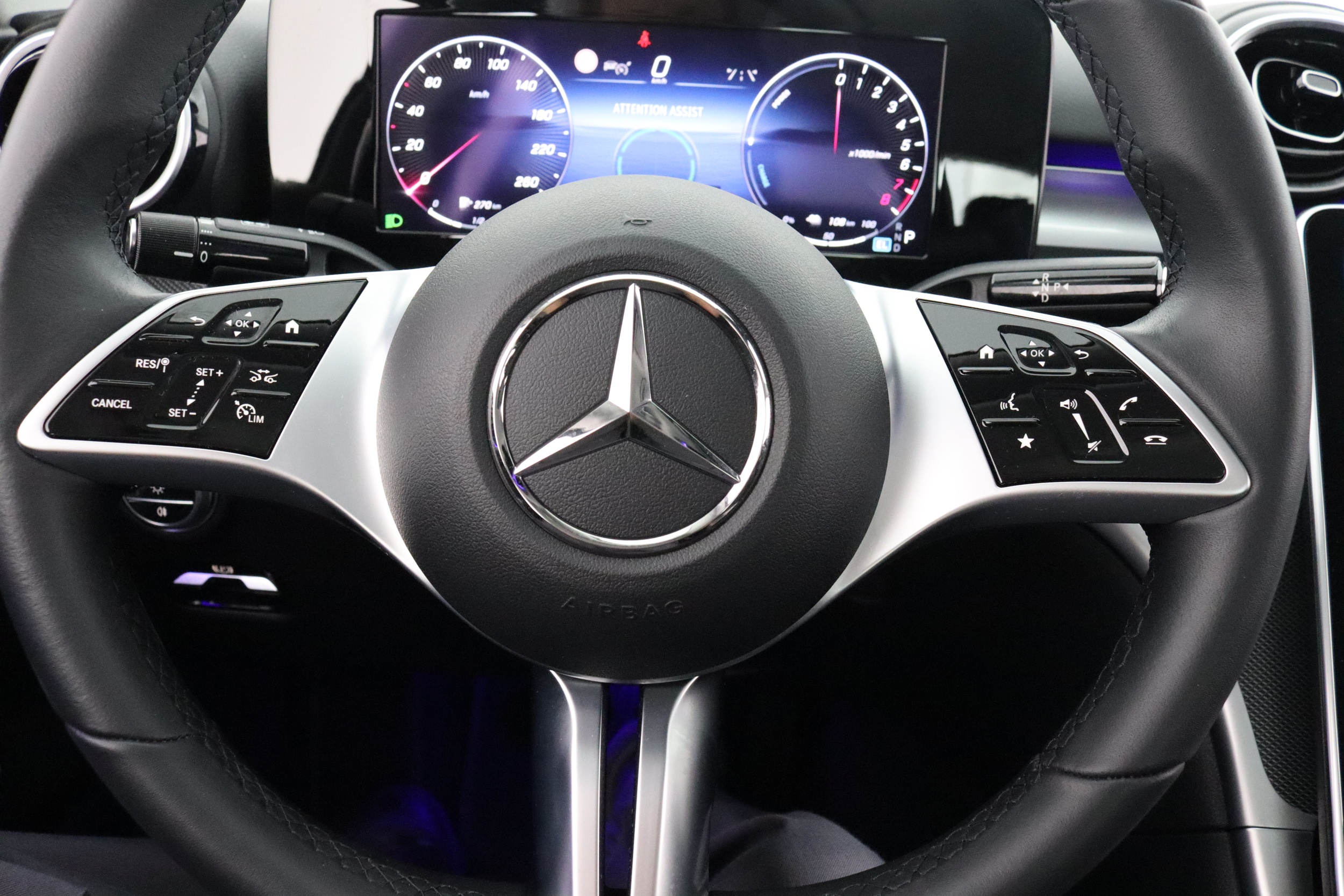 MERCEDES-BENZ C 2023