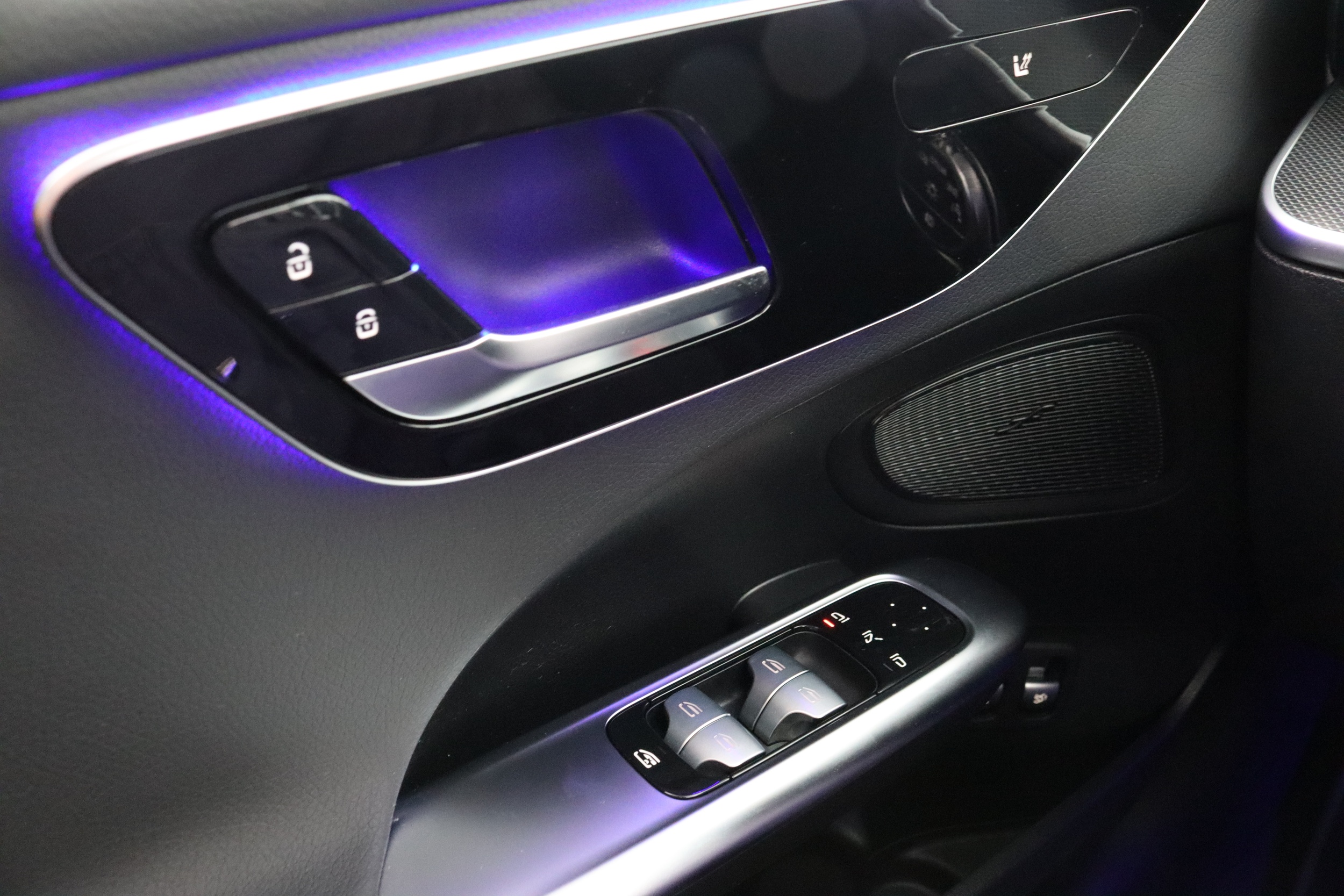 MERCEDES-BENZ C 2023