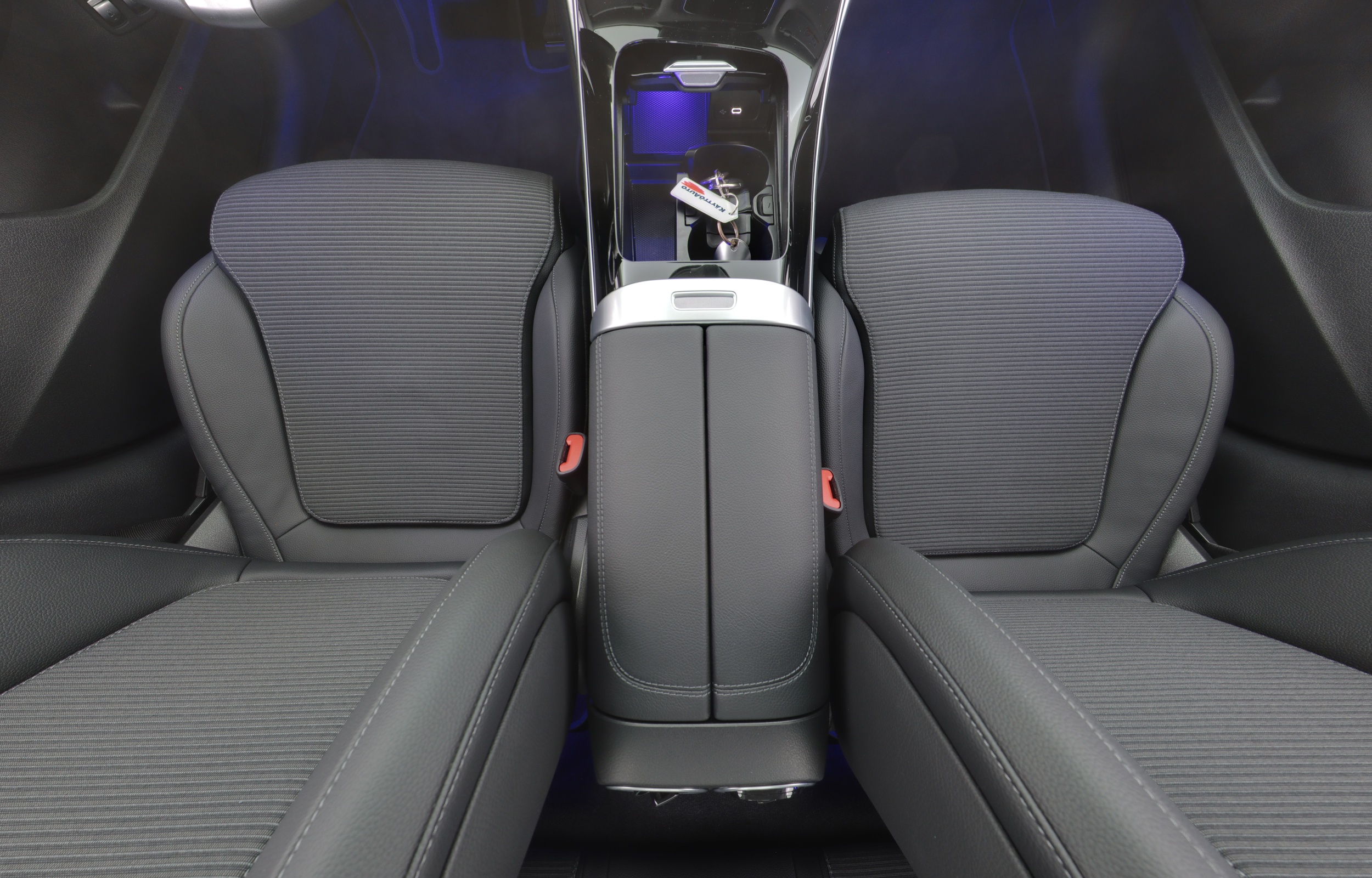 MERCEDES-BENZ C 2023