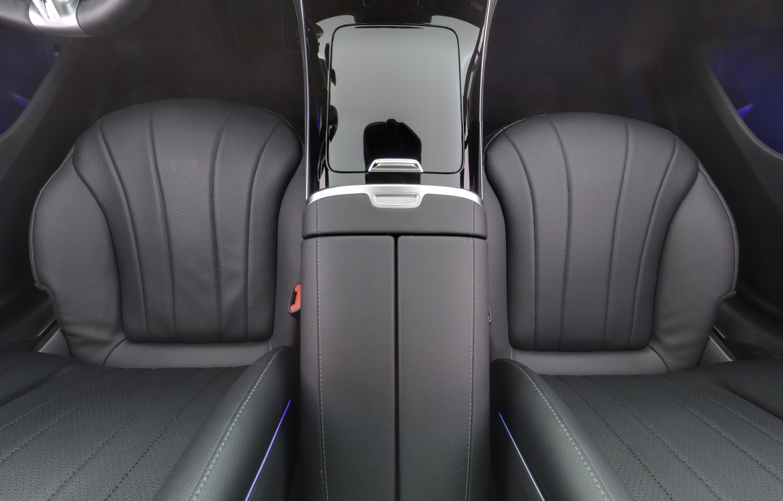 MERCEDES-BENZ EQE 2024