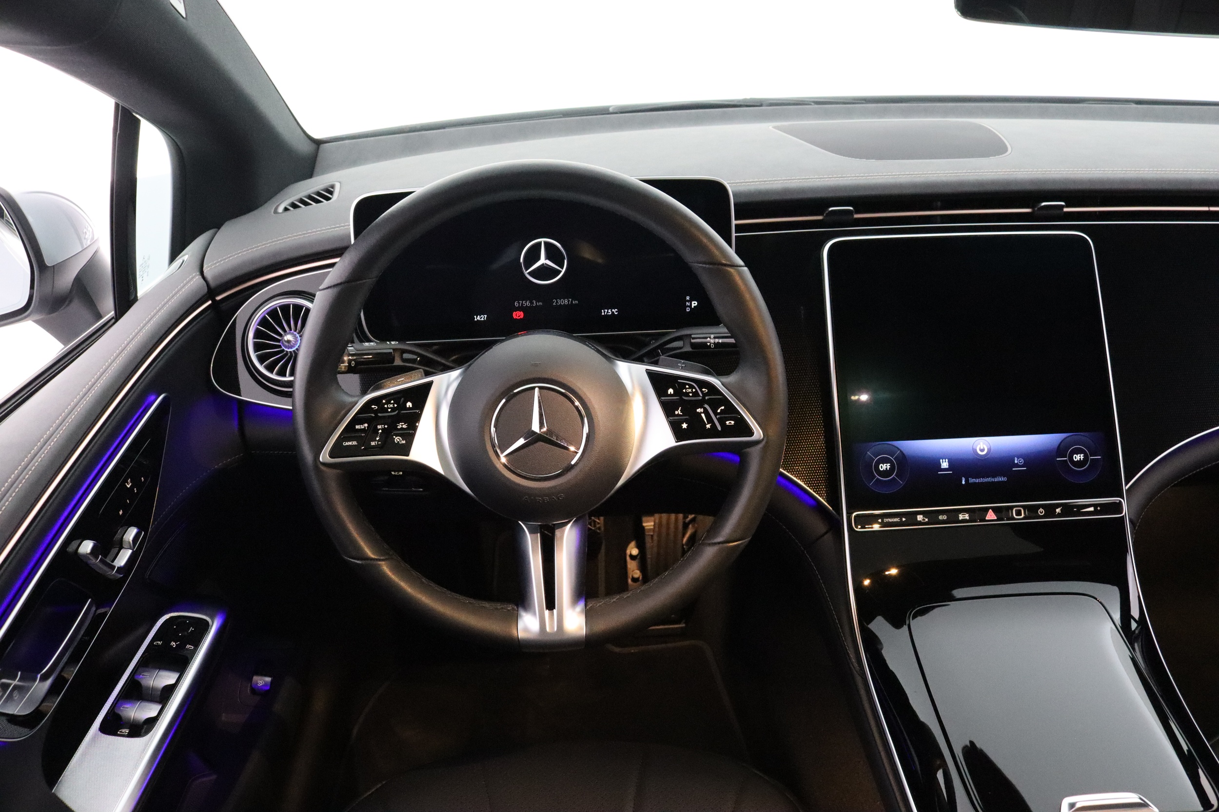 MERCEDES-BENZ EQE 2024