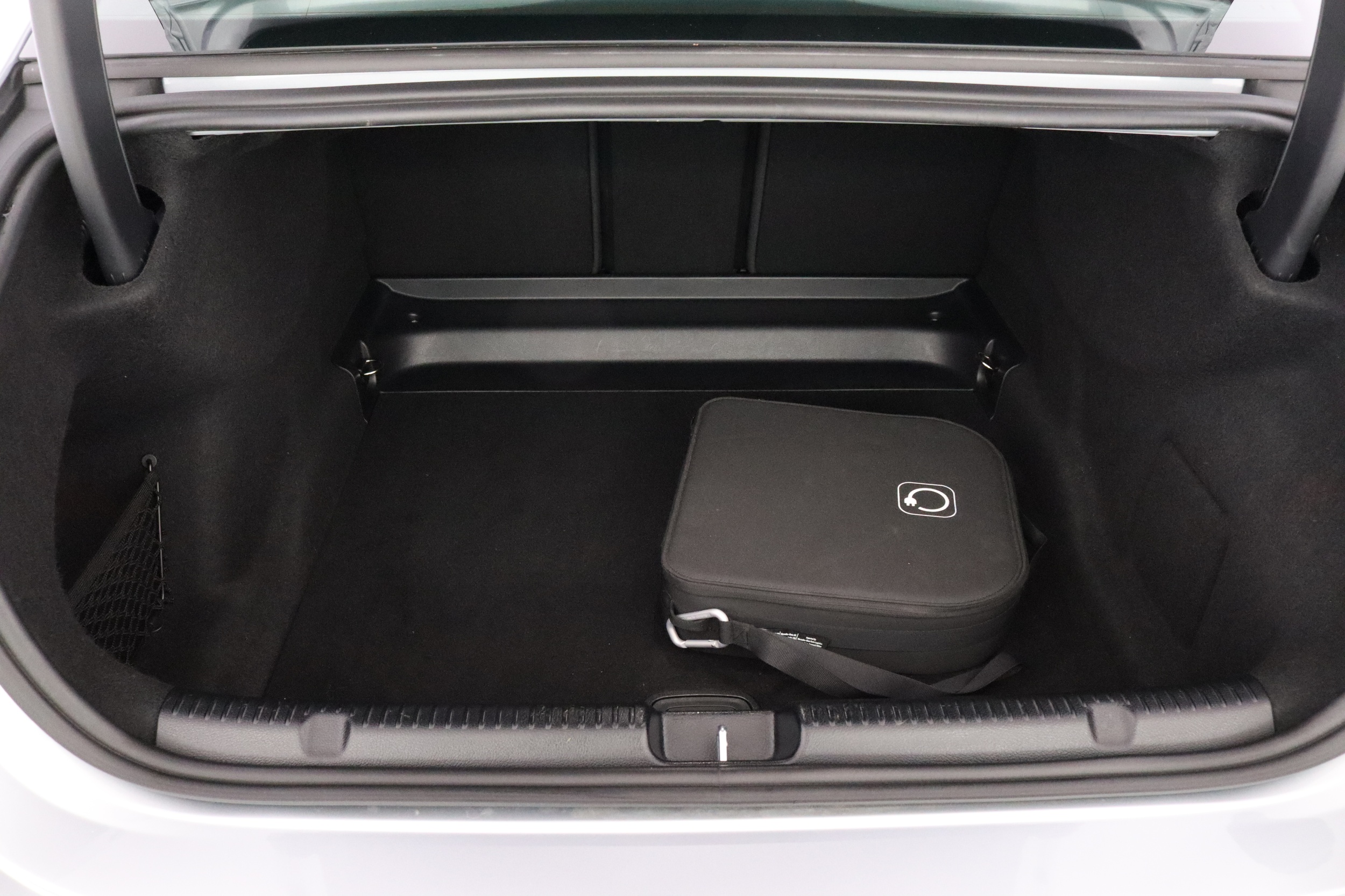 MERCEDES-BENZ EQE 2024