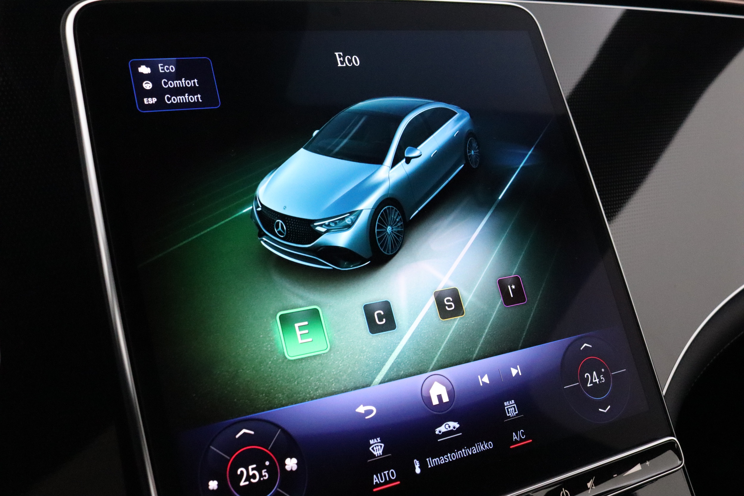 MERCEDES-BENZ EQE 2024