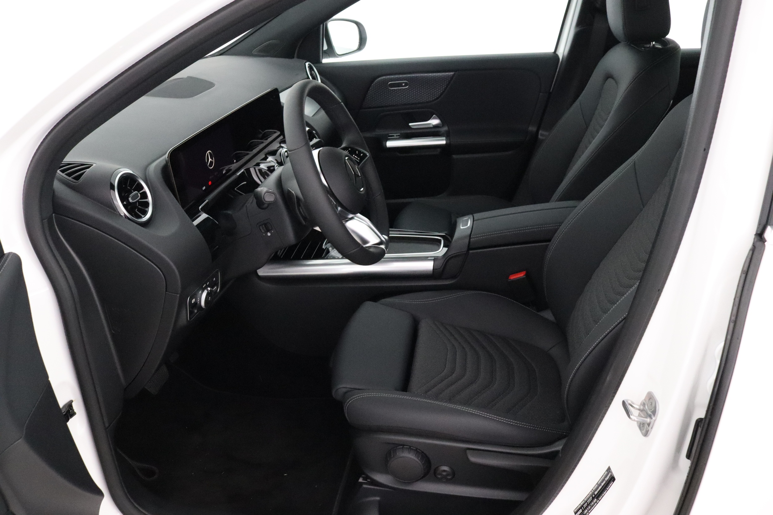MERCEDES-BENZ GLA 10
