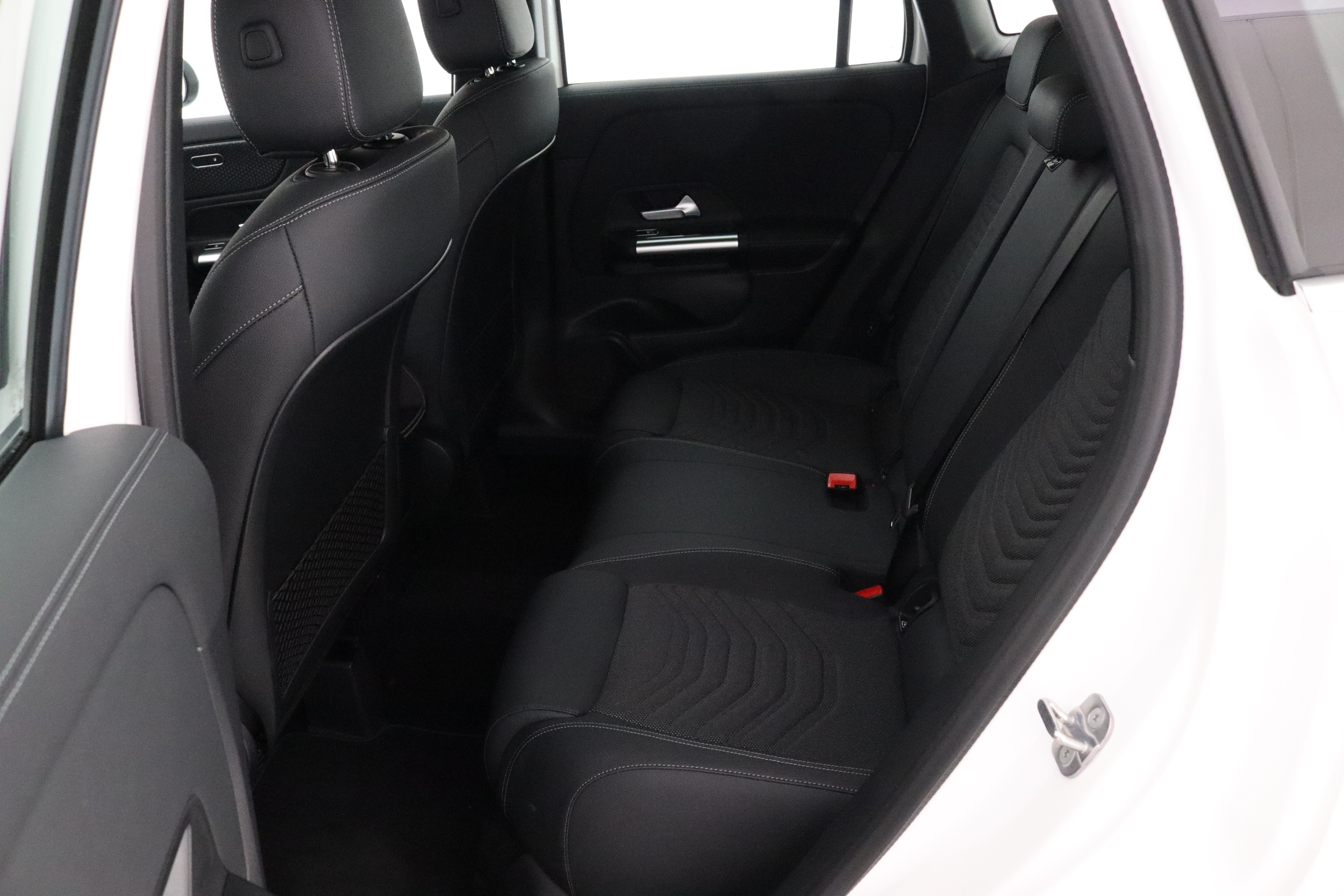 MERCEDES-BENZ GLA 12