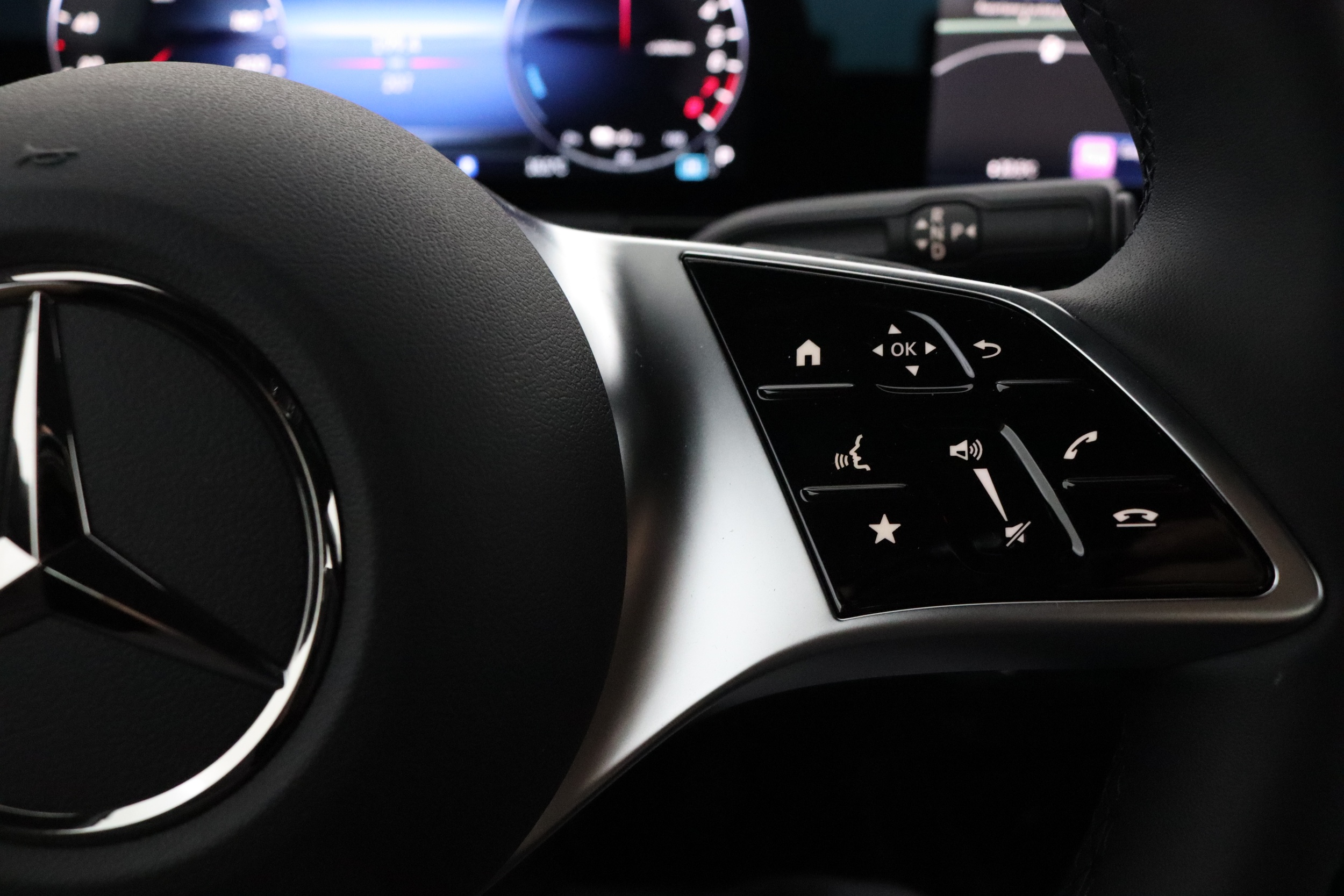 MERCEDES-BENZ GLA 16