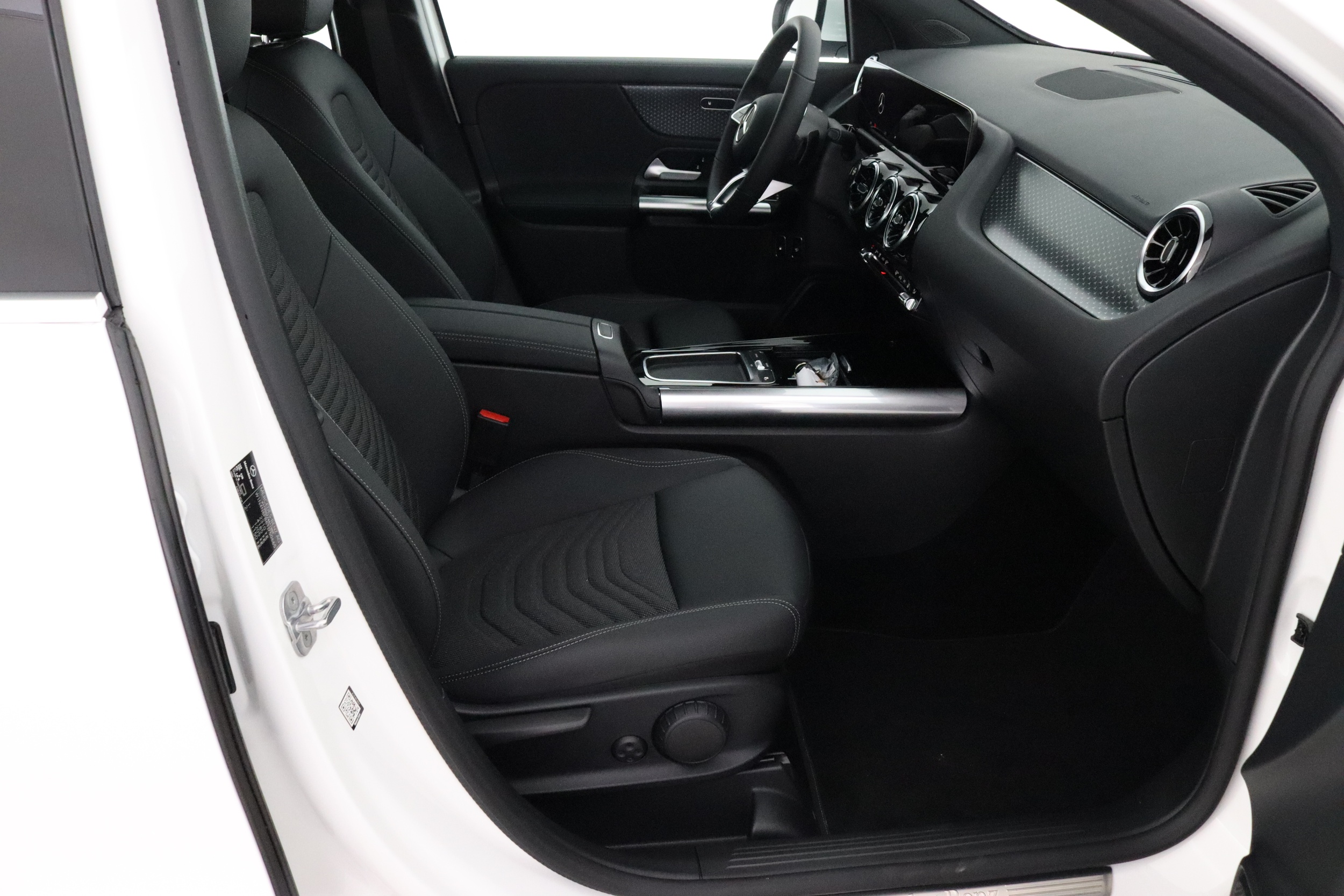 MERCEDES-BENZ GLA 30