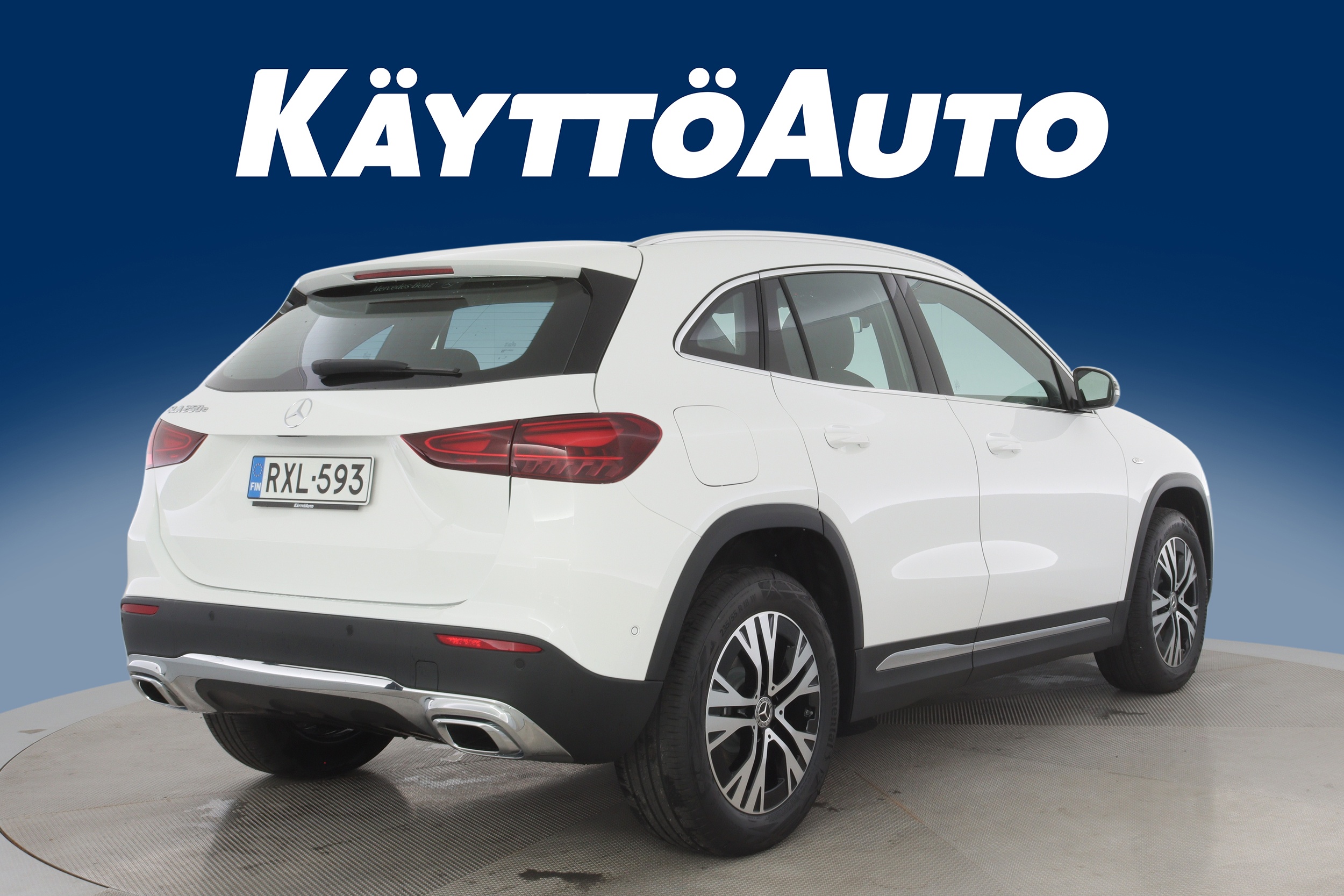 MERCEDES-BENZ GLA 4
