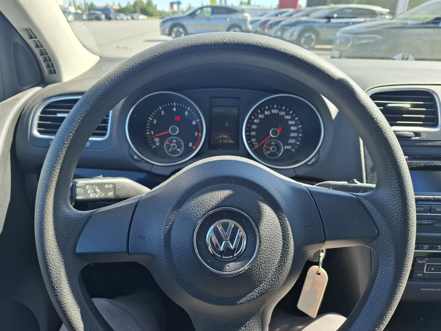 VOLKSWAGEN Golf 2012