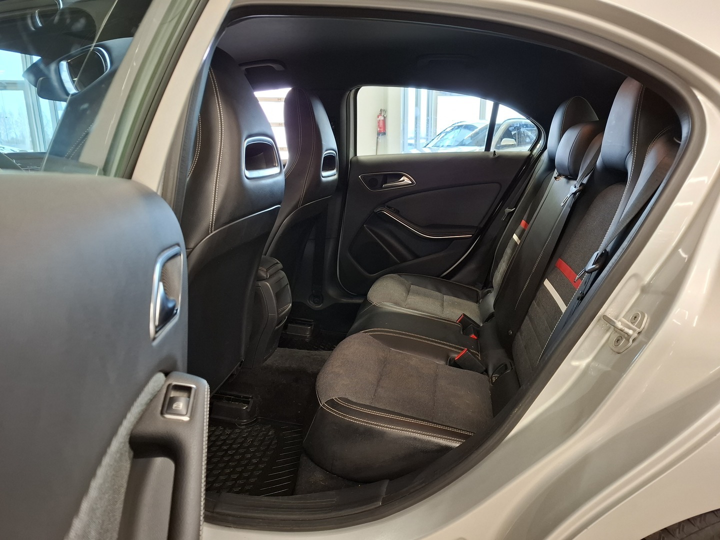 MERCEDES-BENZ A 2013