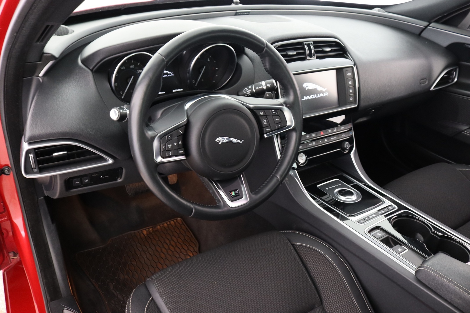 JAGUAR XE 2016