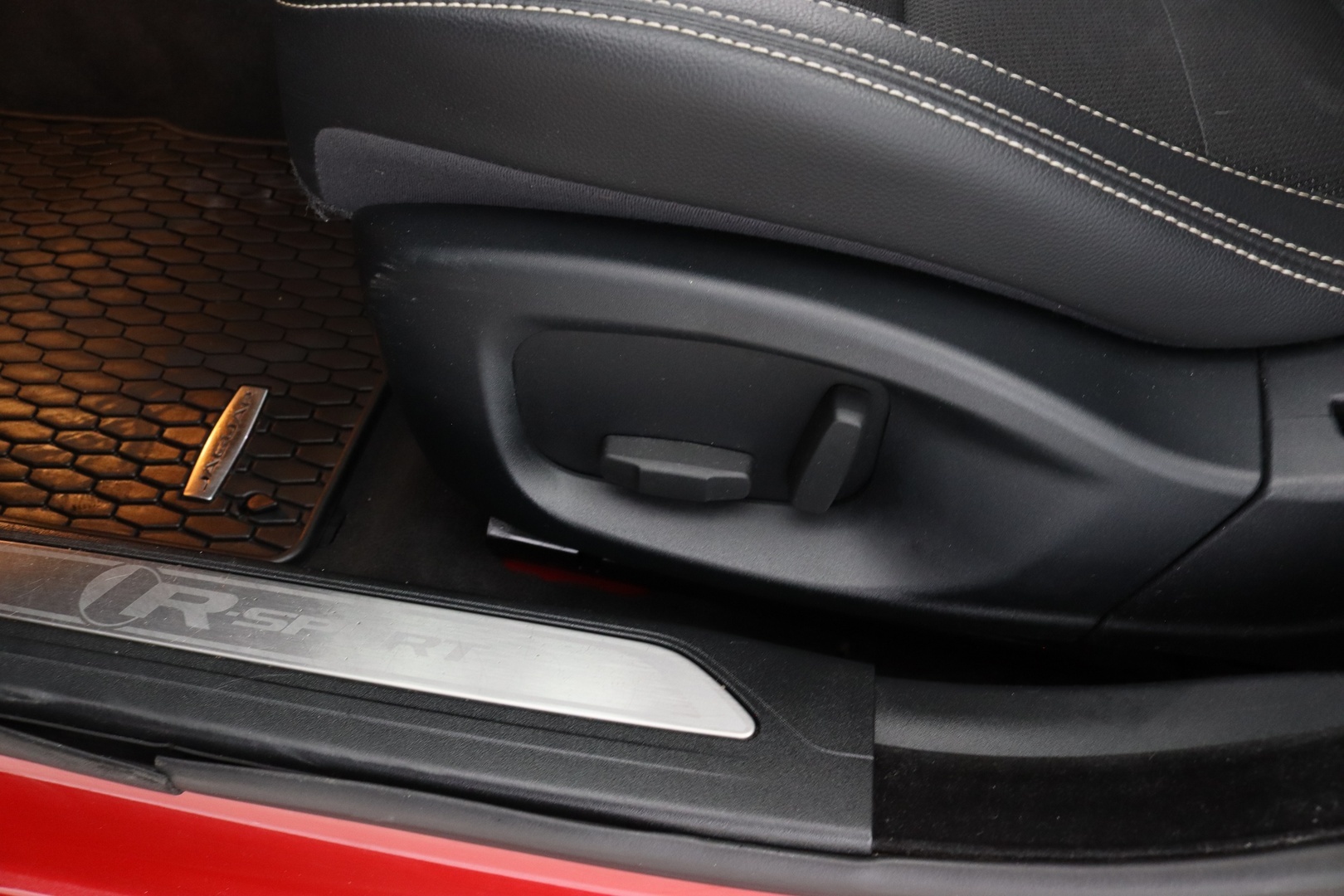 JAGUAR XE 2016