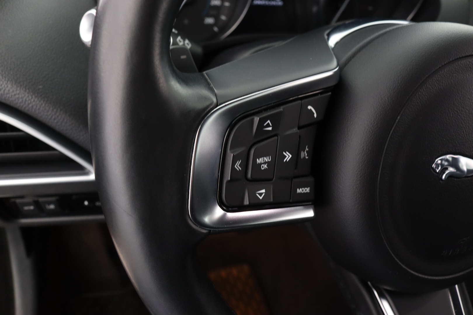 JAGUAR XE 2016