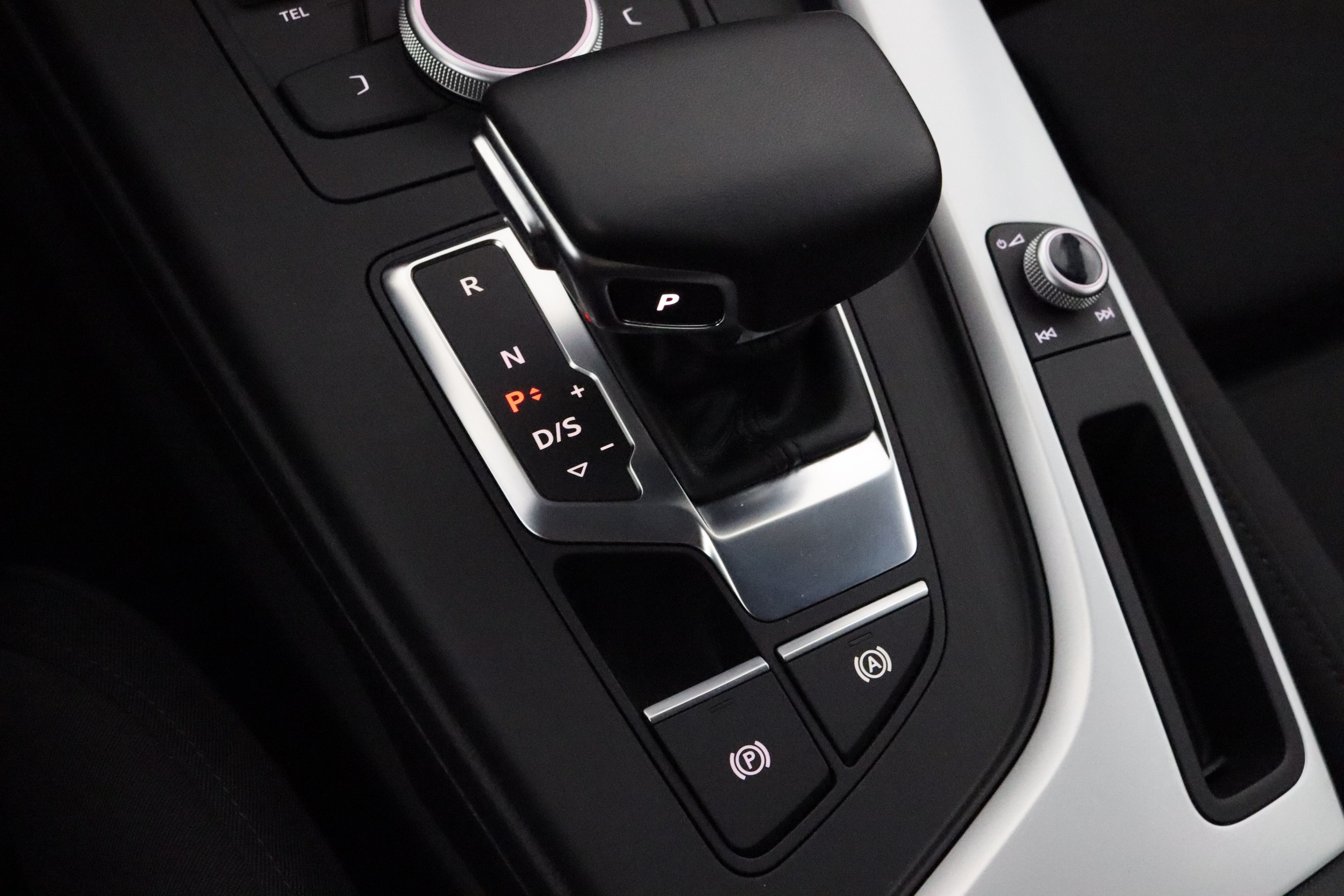 AUDI A4 allroad quattro 2018