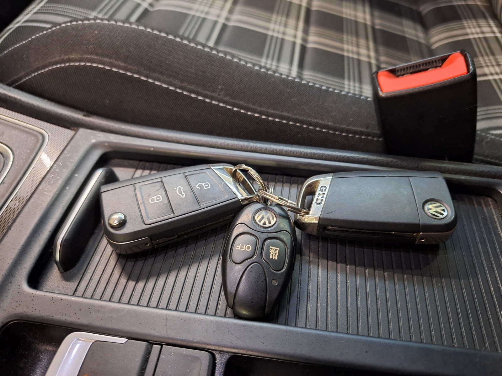 VOLKSWAGEN Golf 2015