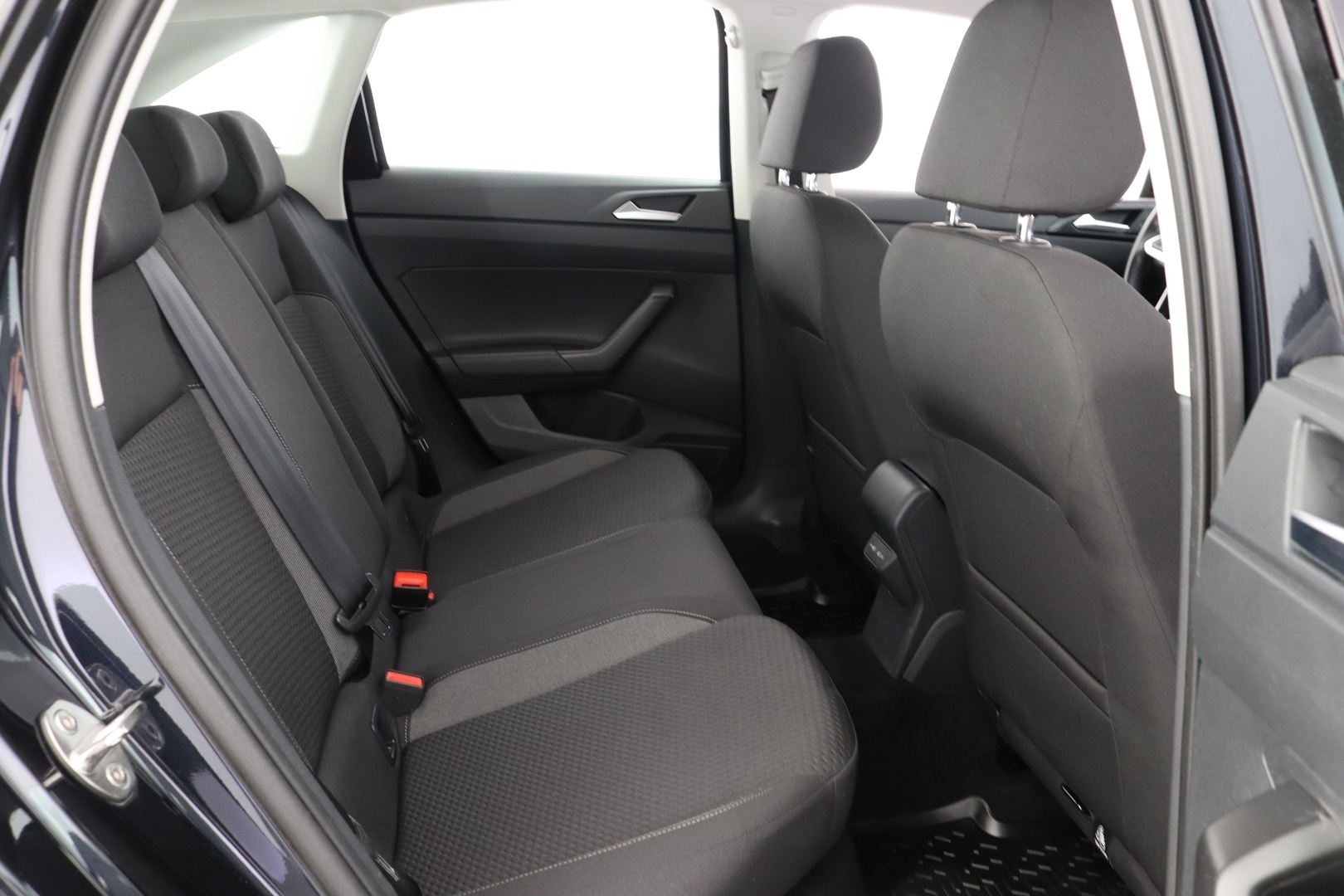 VOLKSWAGEN Taigo 14