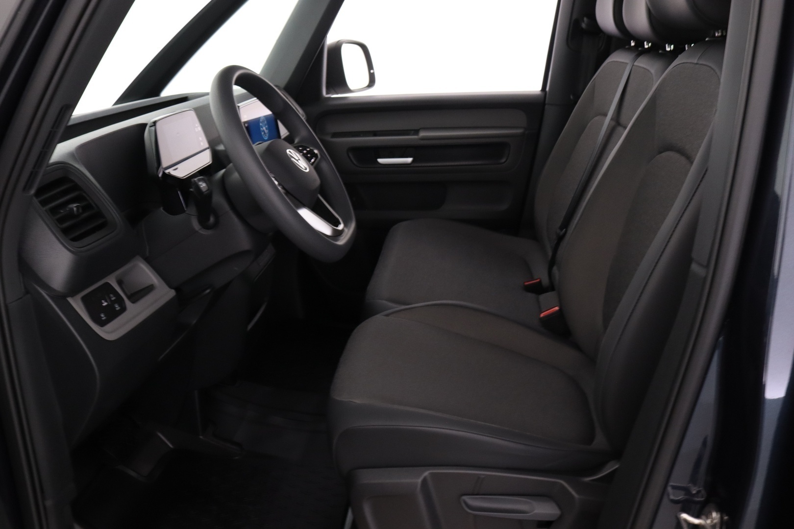 VOLKSWAGEN ID. Buzz Cargo 14