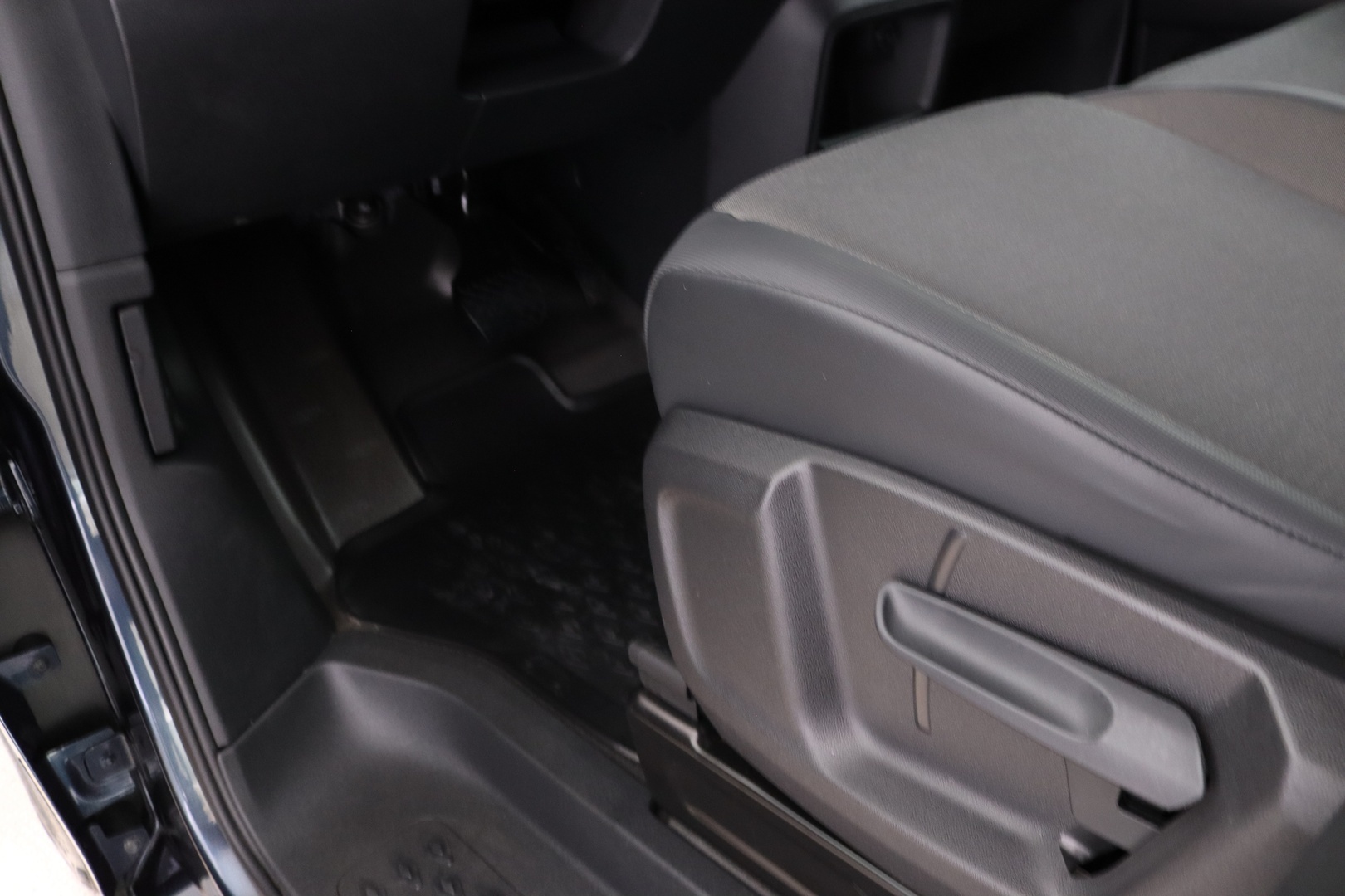 VOLKSWAGEN ID. Buzz Cargo 35