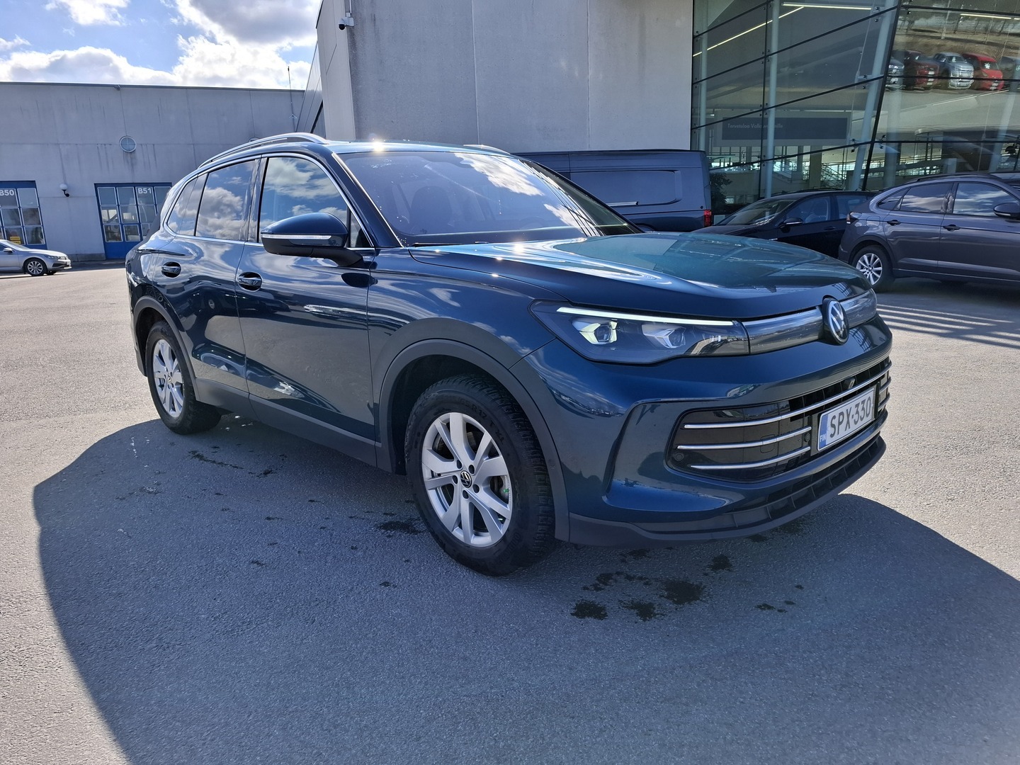 VOLKSWAGEN Tiguan 2024