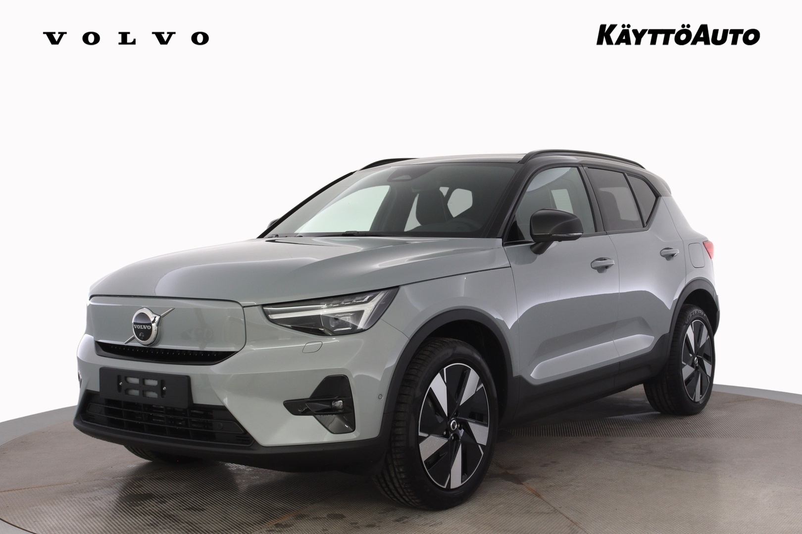VOLVO EX40 1