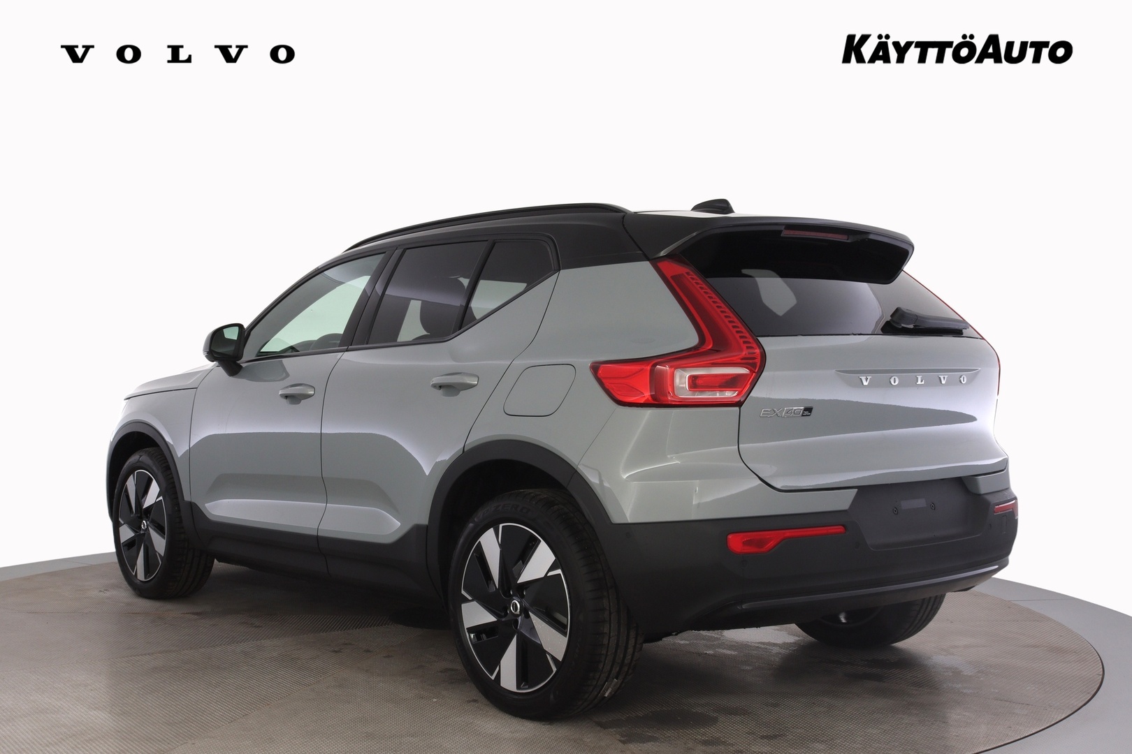 VOLVO EX40 3