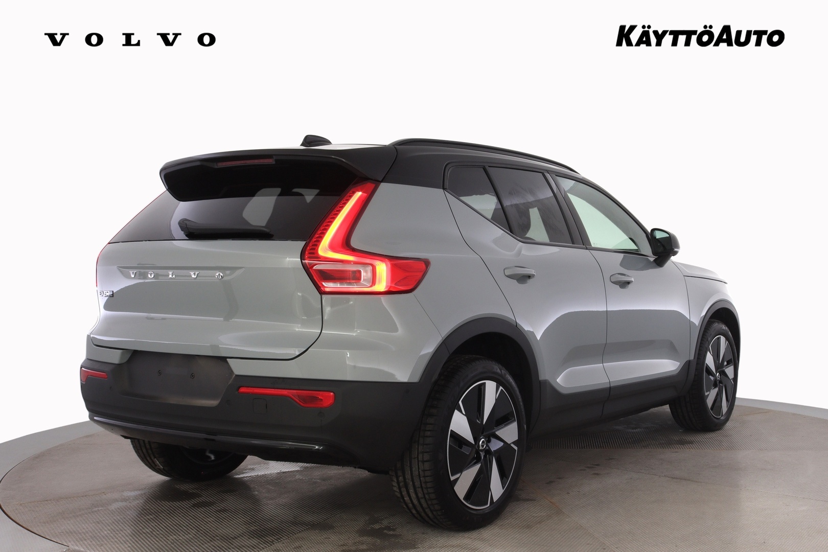 VOLVO EX40 4