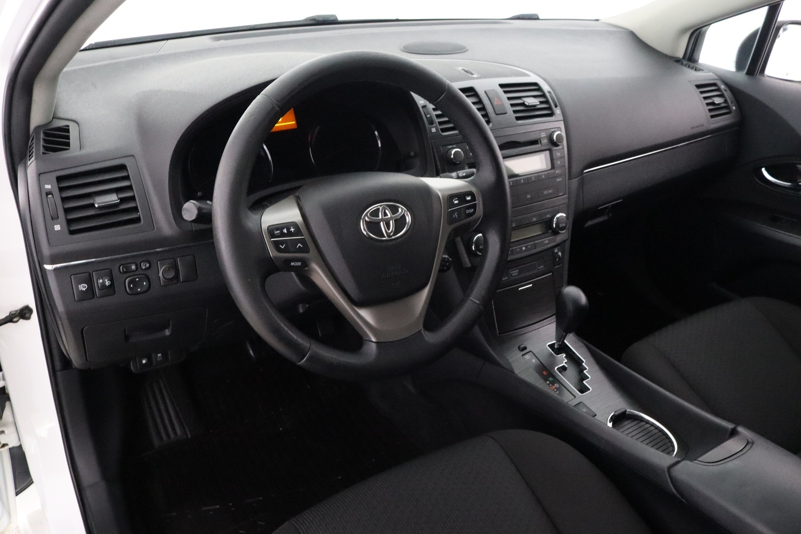 TOYOTA Avensis 10