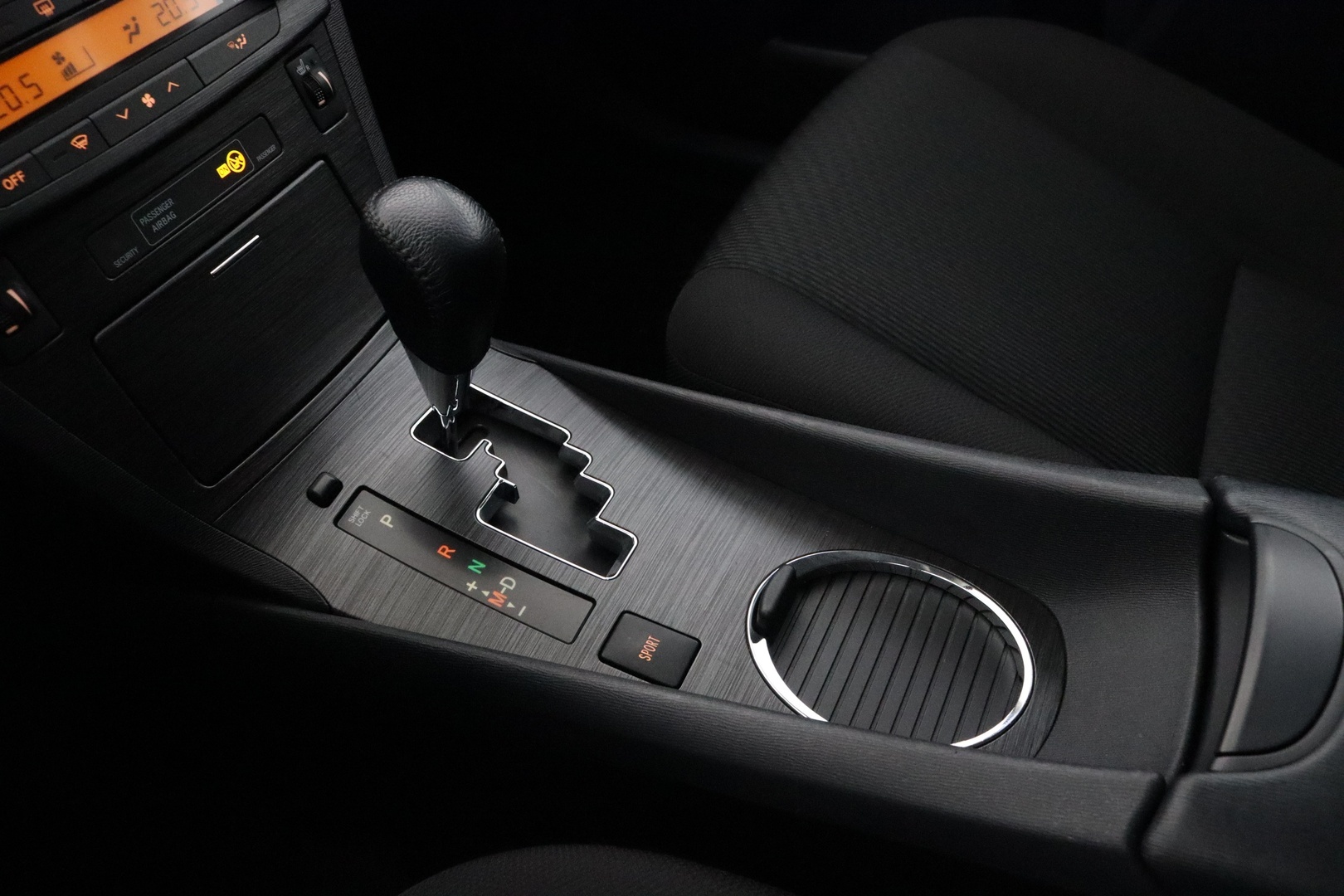 TOYOTA Avensis 21
