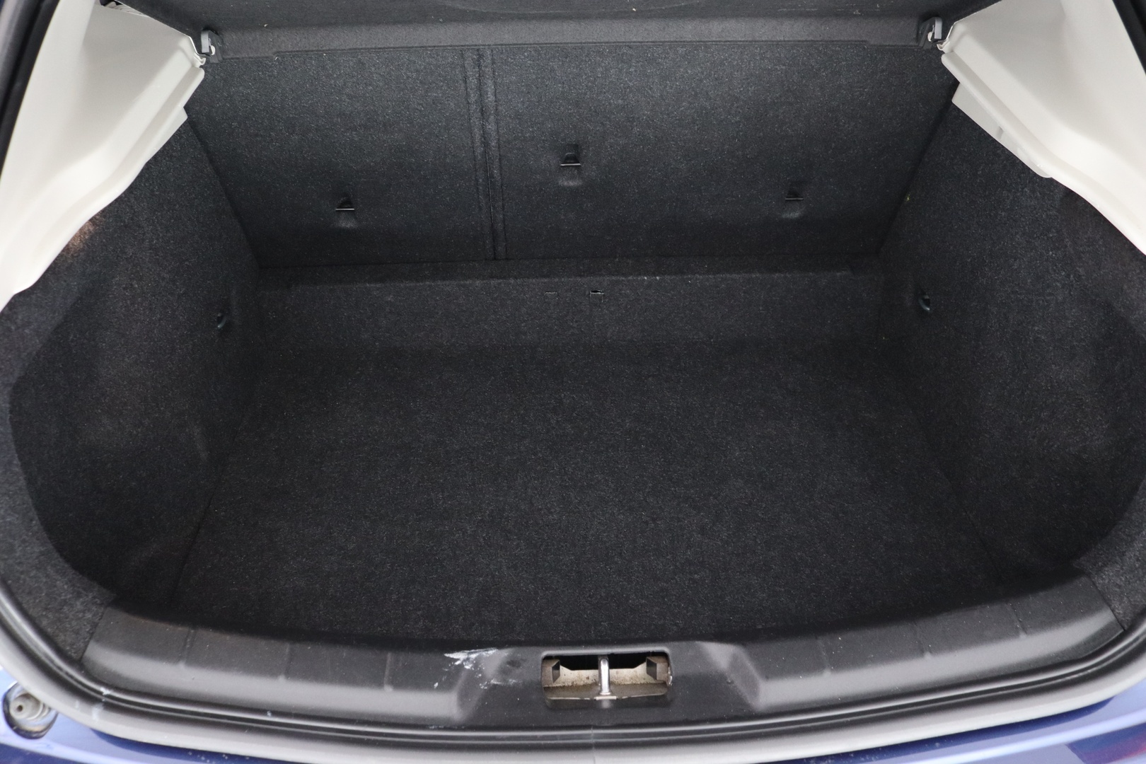 VOLVO V40 18