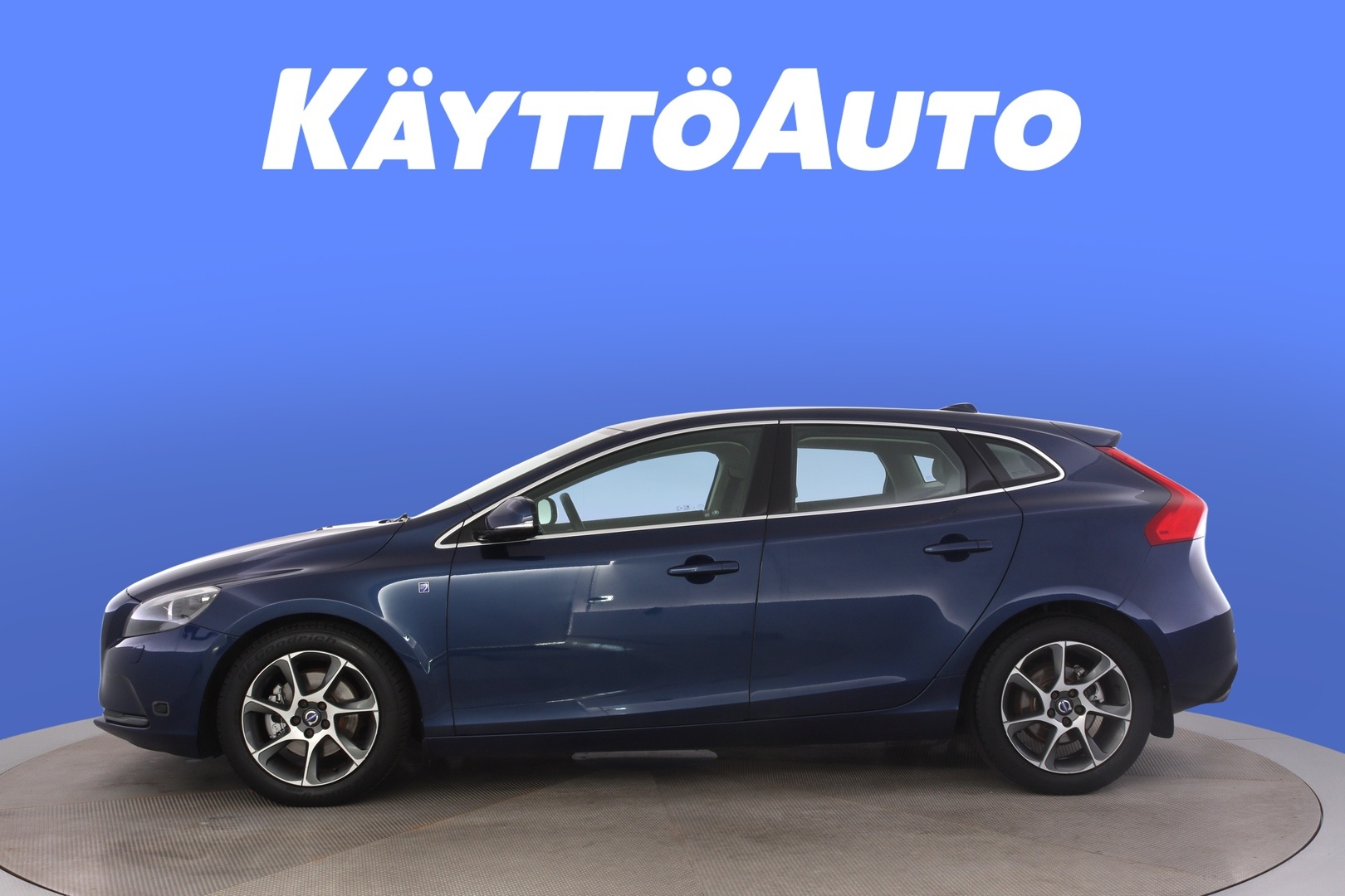 VOLVO V40 2