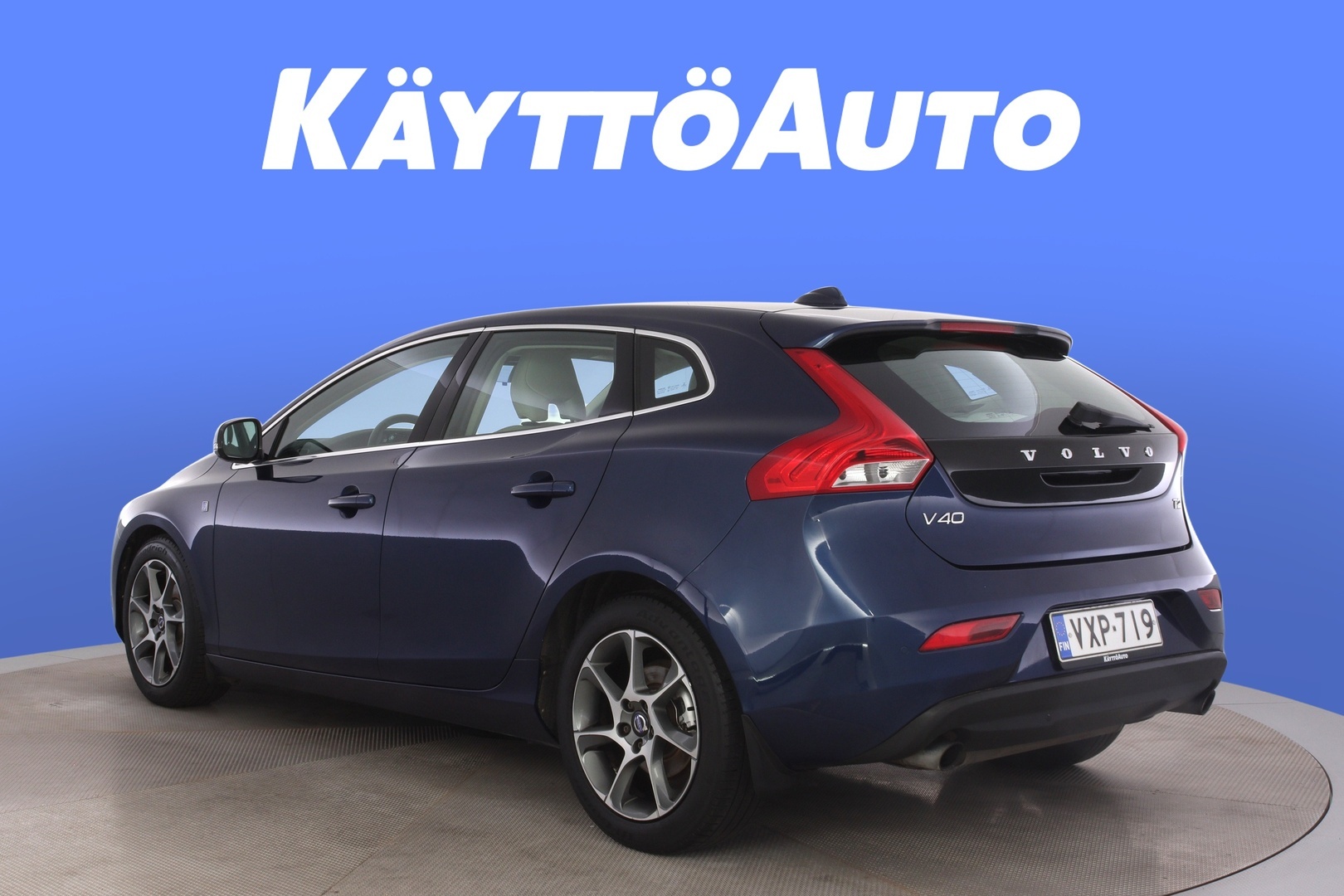 VOLVO V40 3