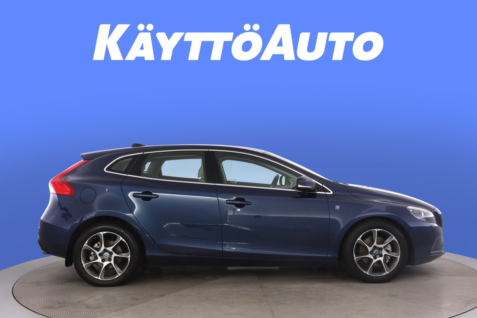 VOLVO V40 6