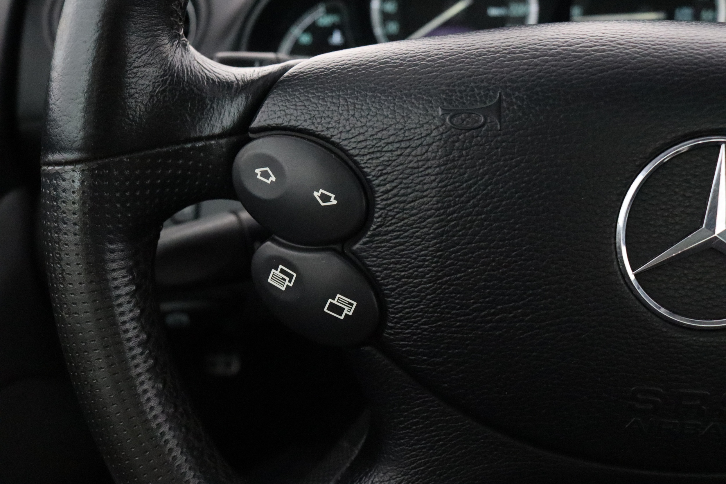 MERCEDES-BENZ SL 2003