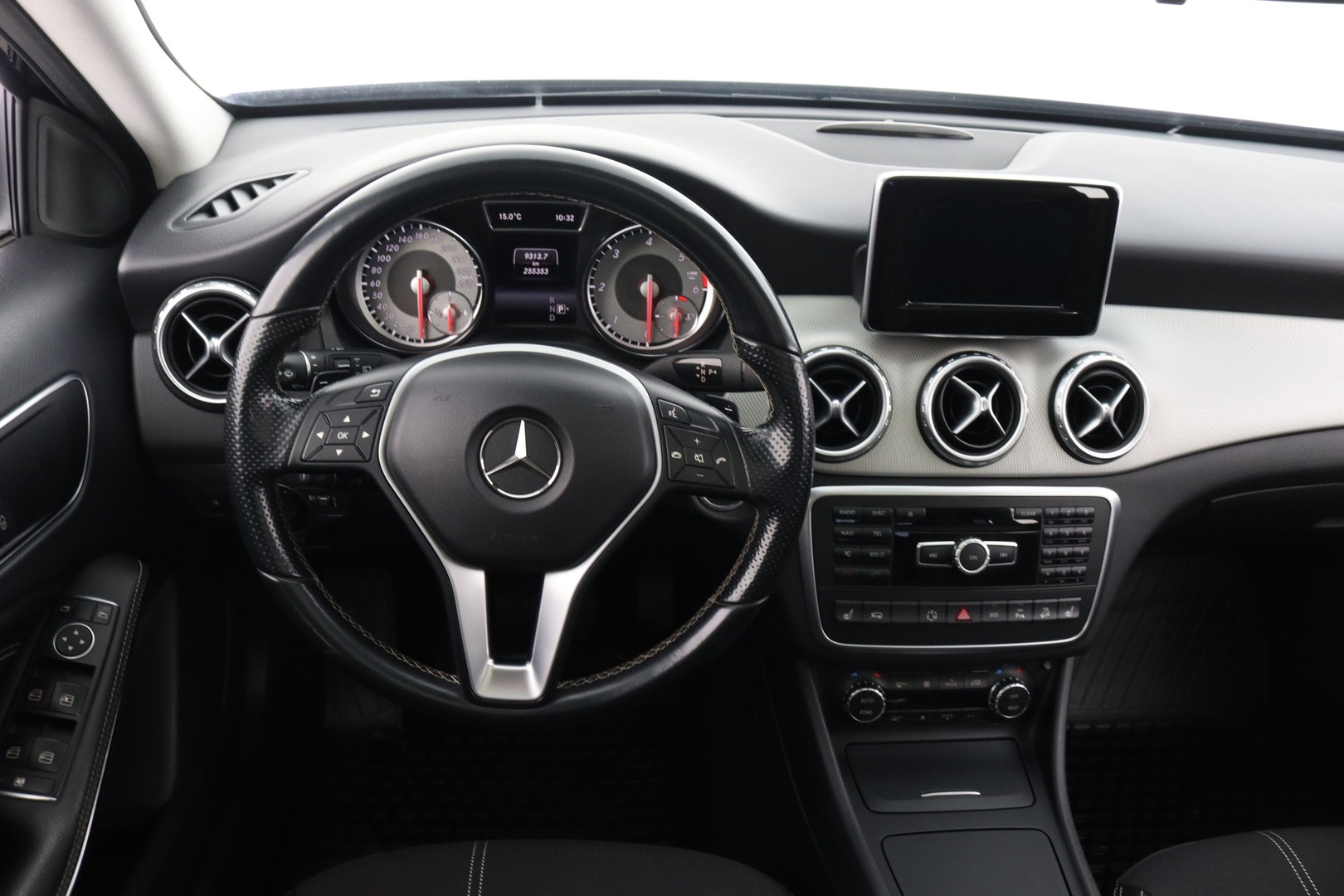 MERCEDES-BENZ GLA 15
