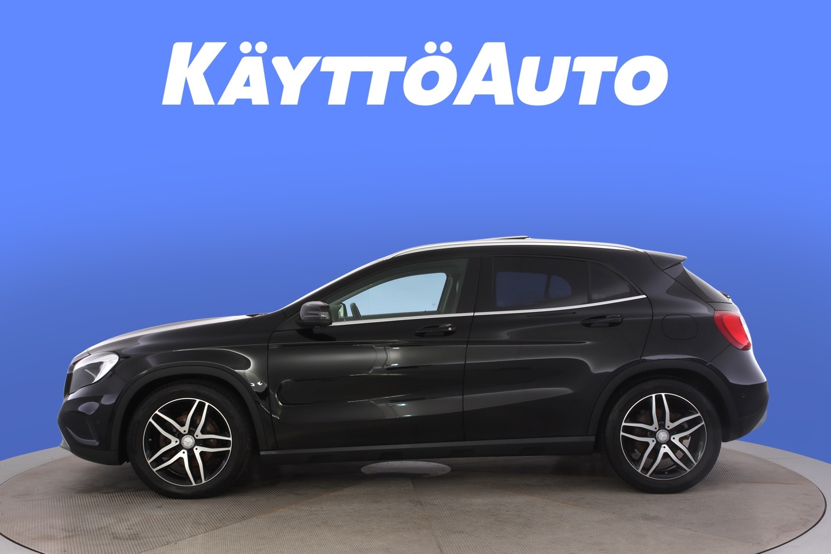 MERCEDES-BENZ GLA 2