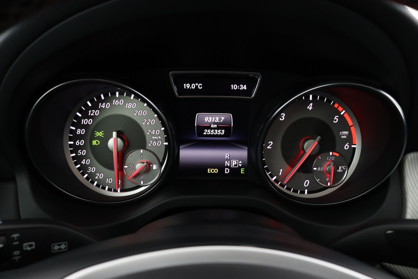 MERCEDES-BENZ GLA 21