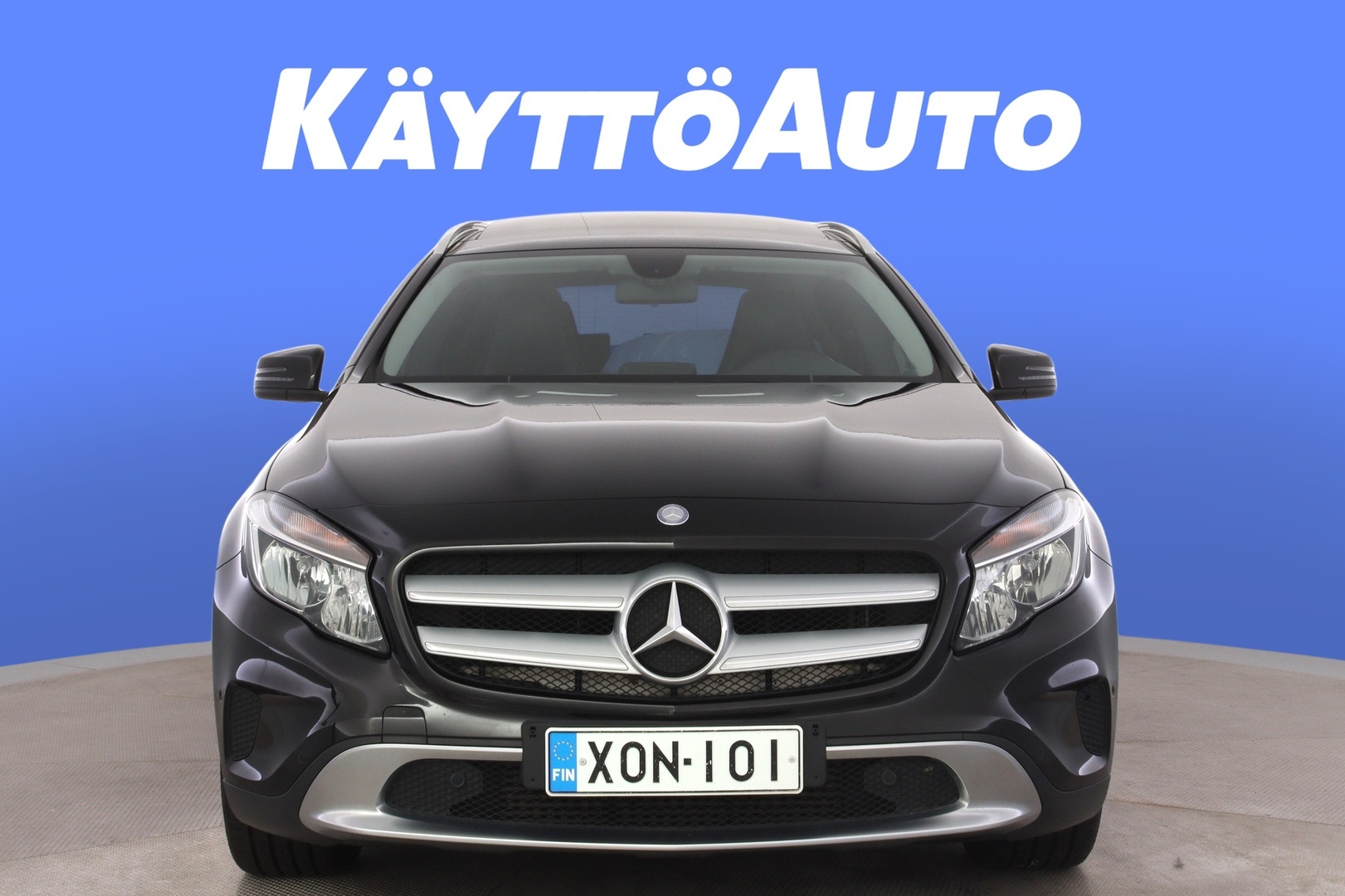 MERCEDES-BENZ GLA 8