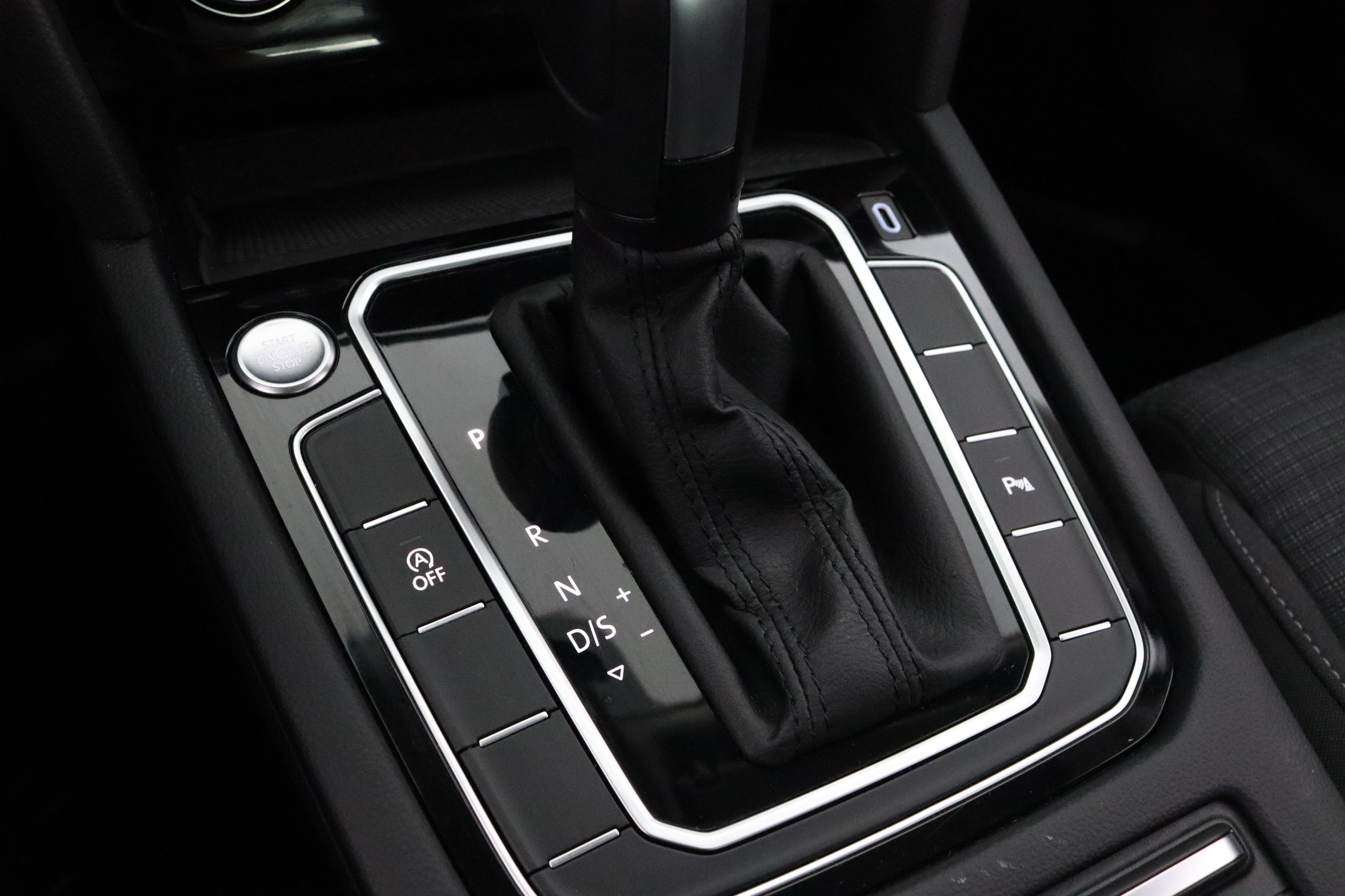 VOLKSWAGEN Passat 2020