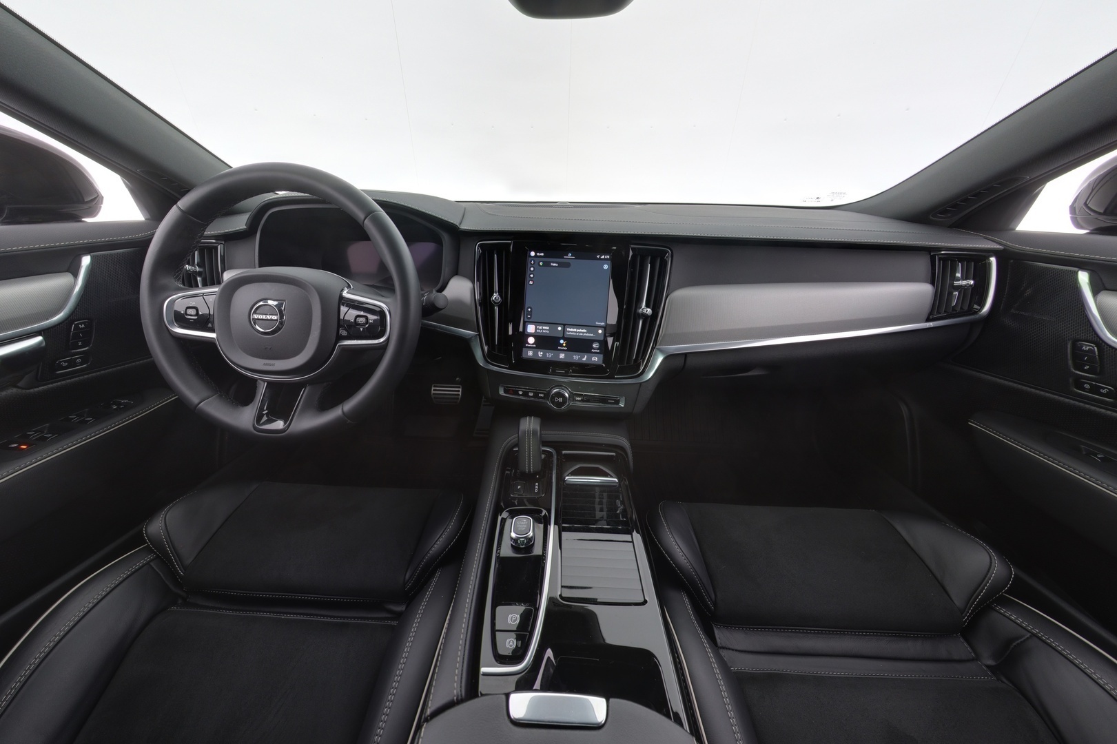 VOLVO S90 11