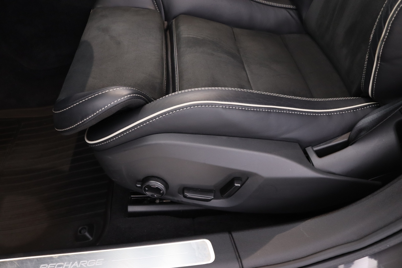 VOLVO S90 16