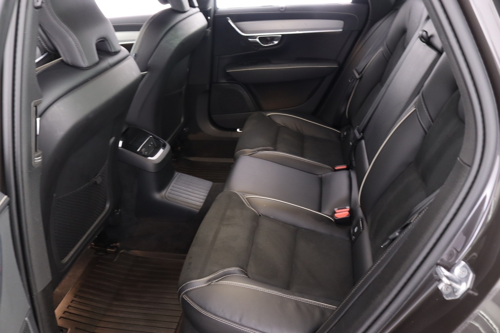 VOLVO S90 18